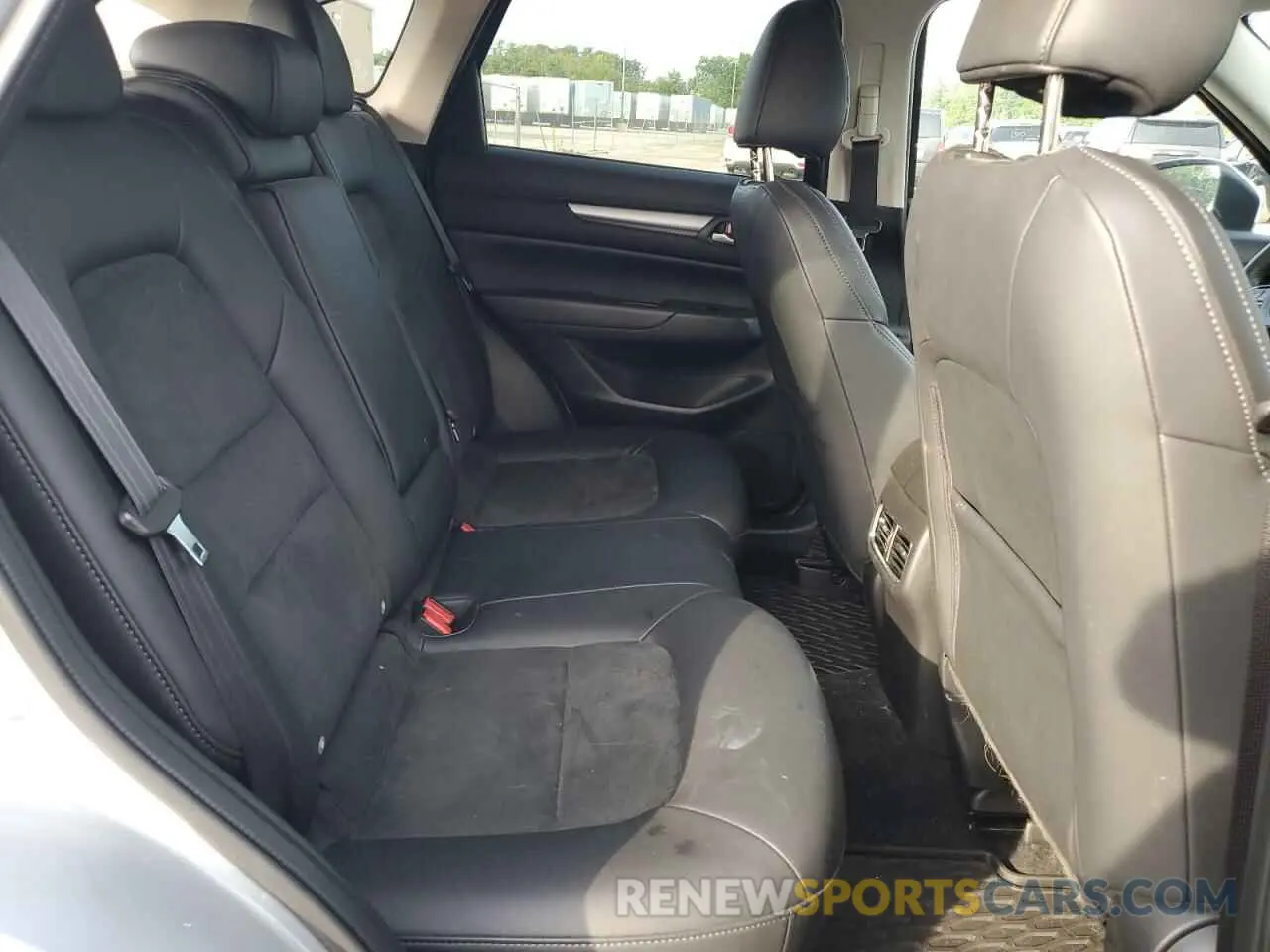 11 fotografías del automóvil dañado JM3KFACM0K1587977 MAZDA CX-5 2019