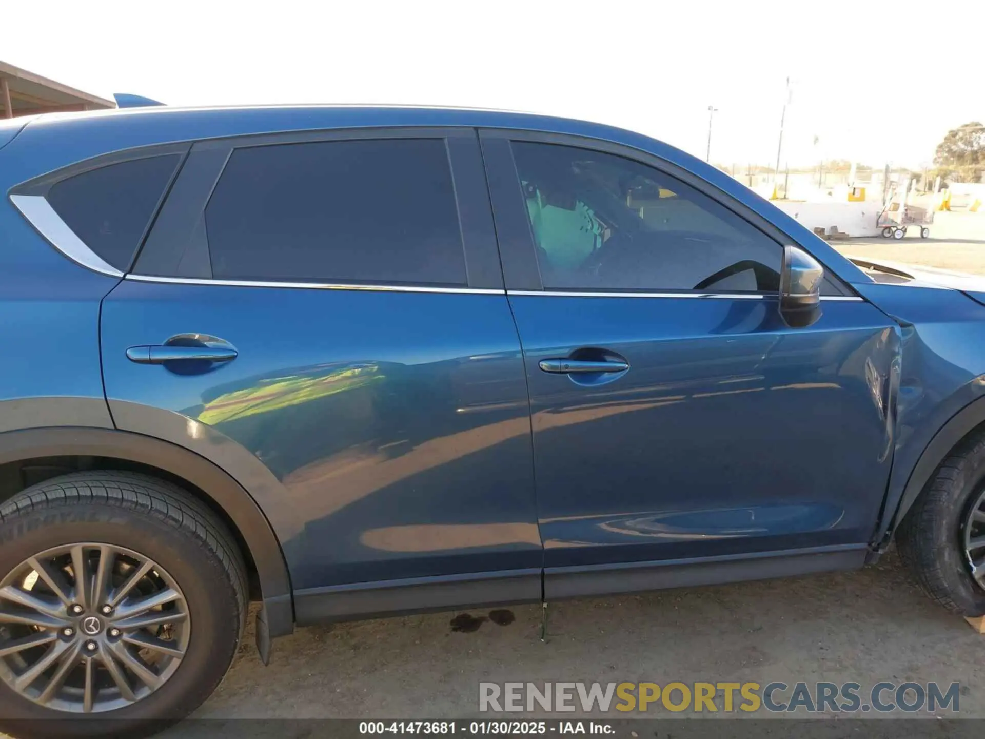 13 fotografías del automóvil dañado JM3KFACM1K0517958 MAZDA CX-5 2019