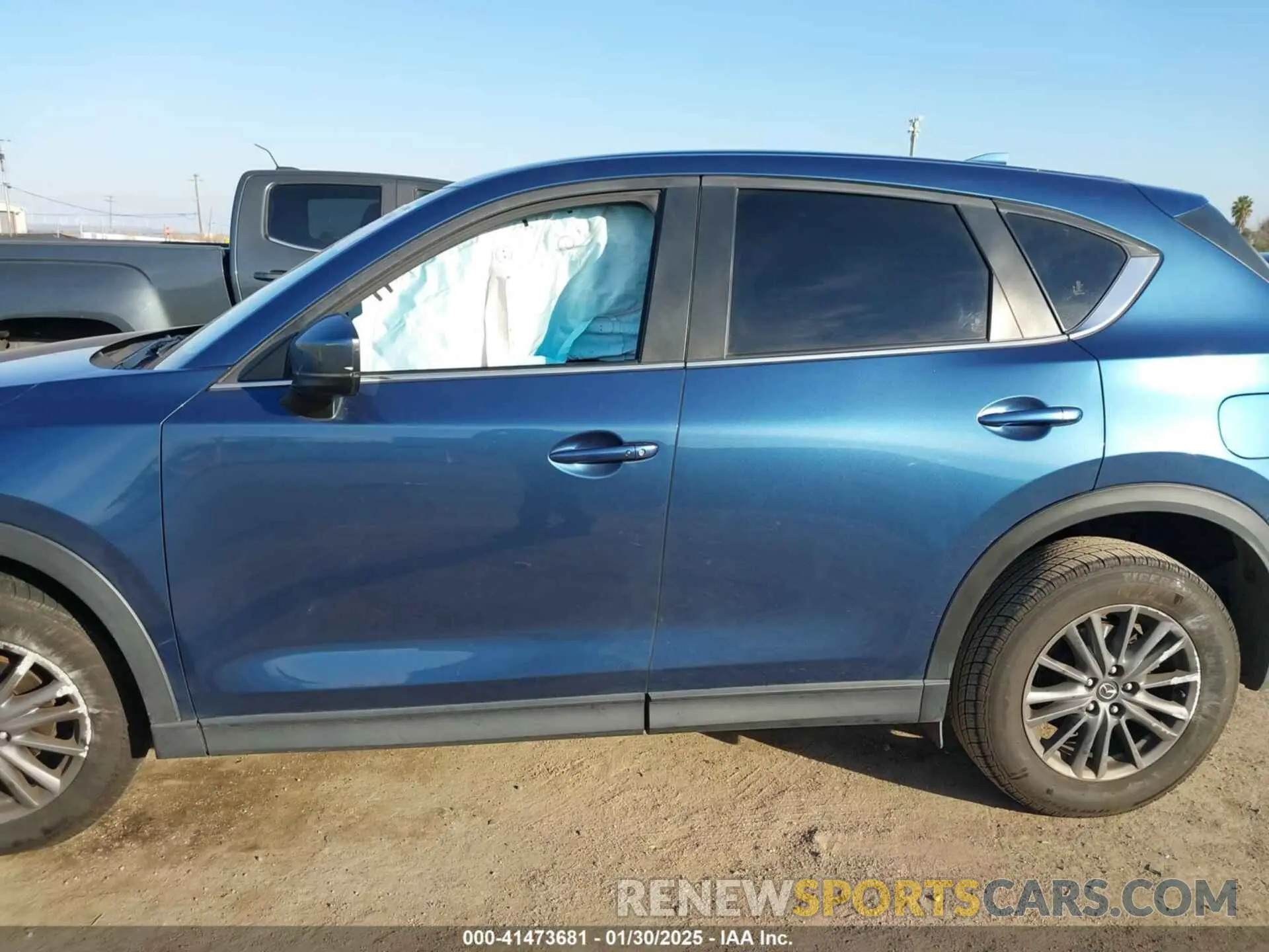 14 fotografías del automóvil dañado JM3KFACM1K0517958 MAZDA CX-5 2019