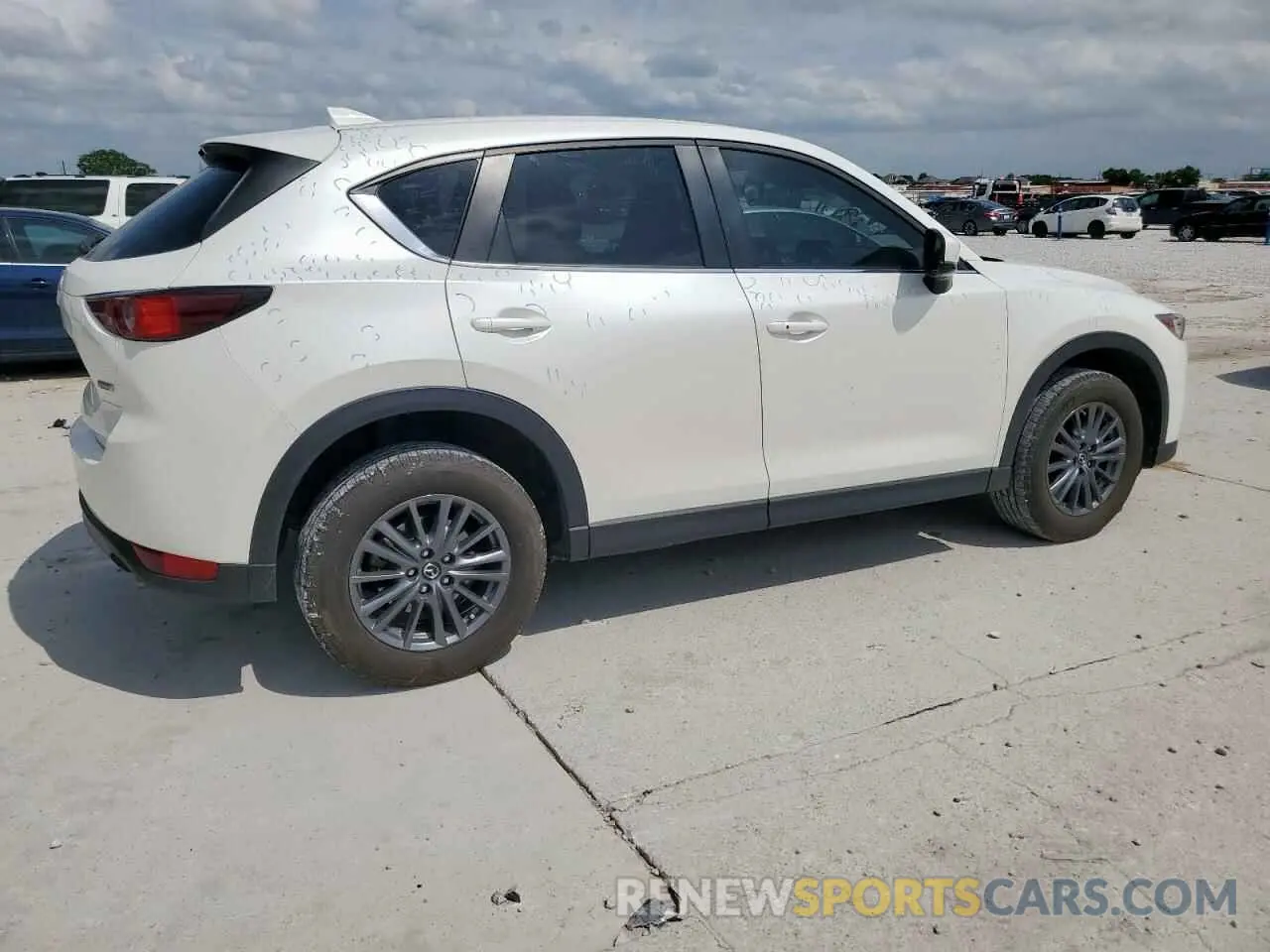 3 fotografías del automóvil dañado JM3KFACM2K0665813 MAZDA CX-5 2019