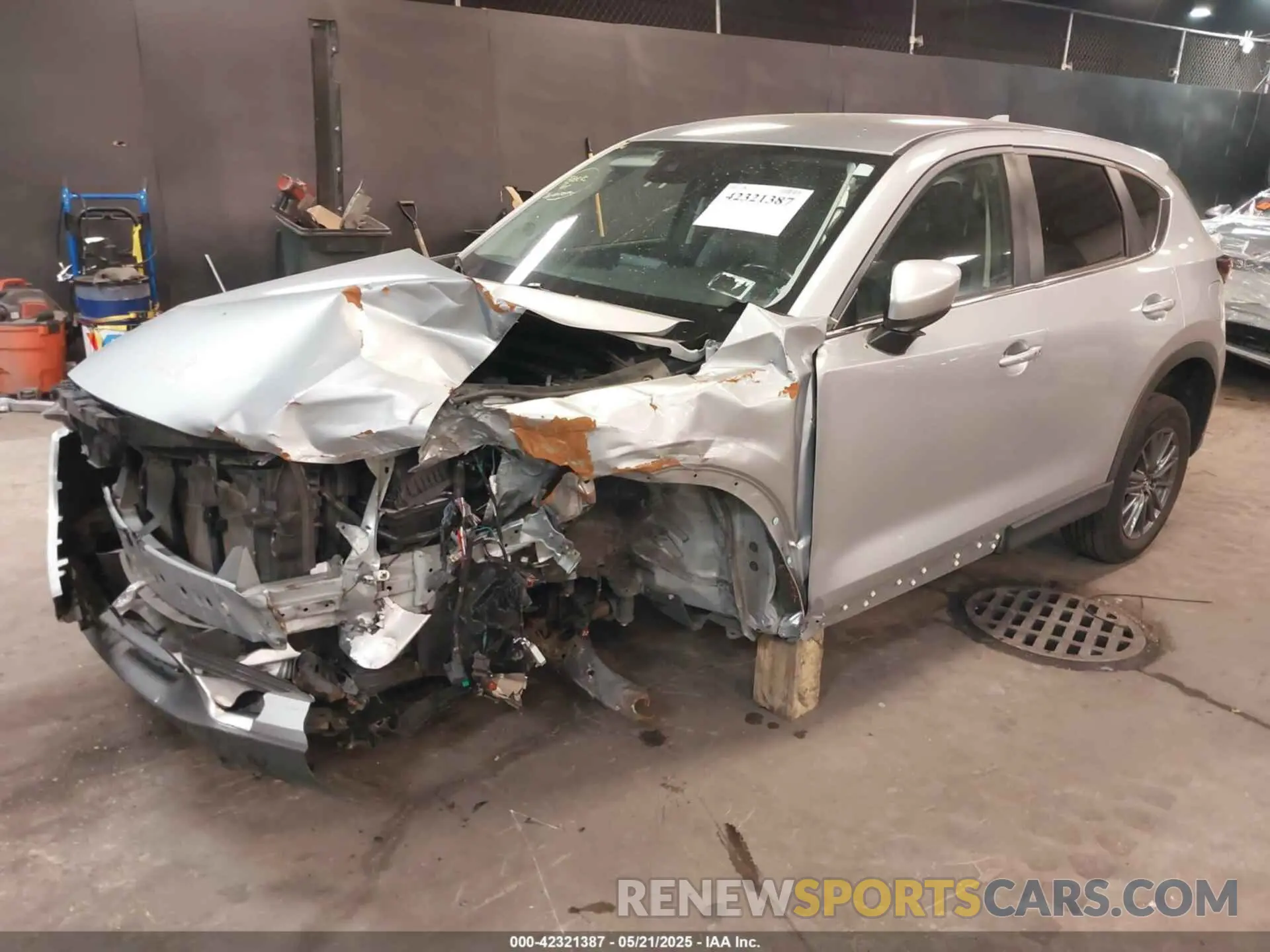 2 fotografías del automóvil dañado JM3KFACM3K1558196 MAZDA CX-5 2019