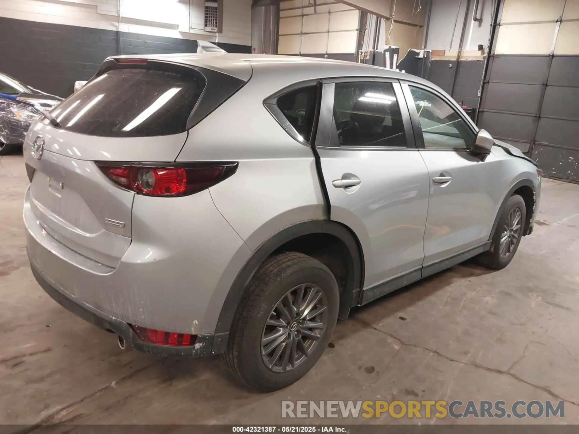 4 fotografías del automóvil dañado JM3KFACM3K1558196 MAZDA CX-5 2019