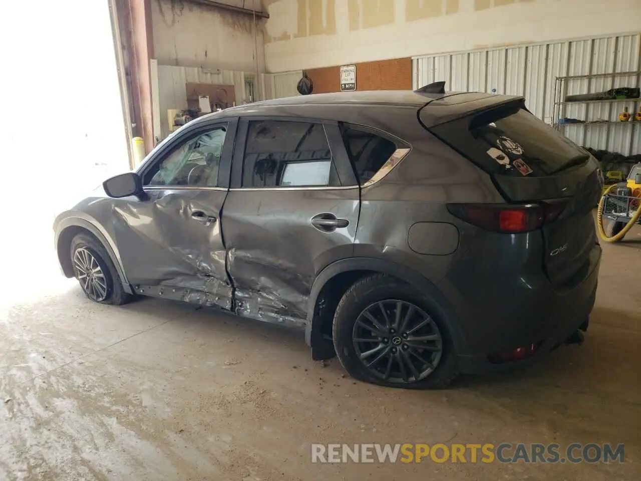 2 fotografías del automóvil dañado JM3KFACM4K1523702 MAZDA CX-5 2019