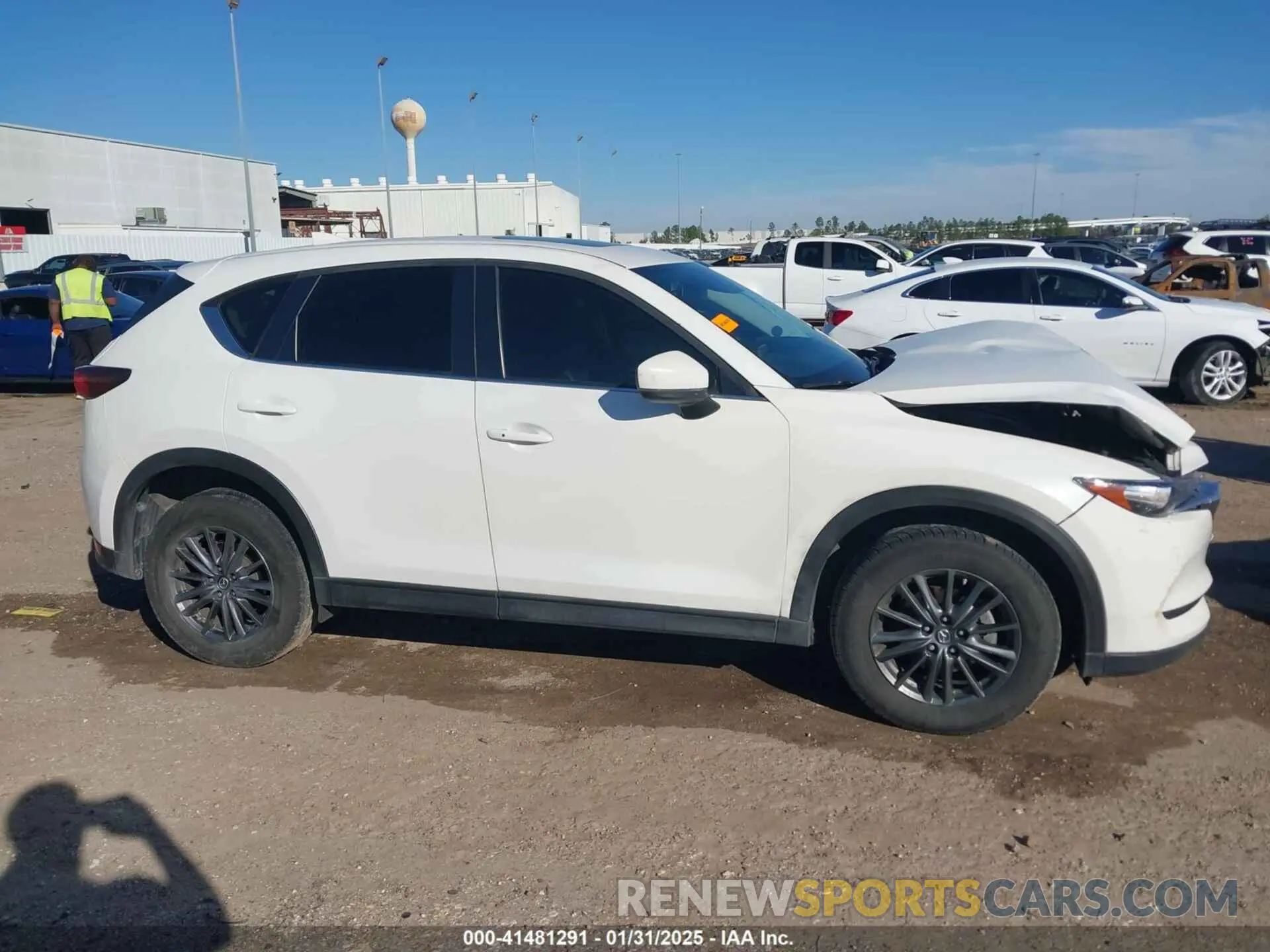 13 fotografías del automóvil dañado JM3KFACM4K1668352 MAZDA CX-5 2019