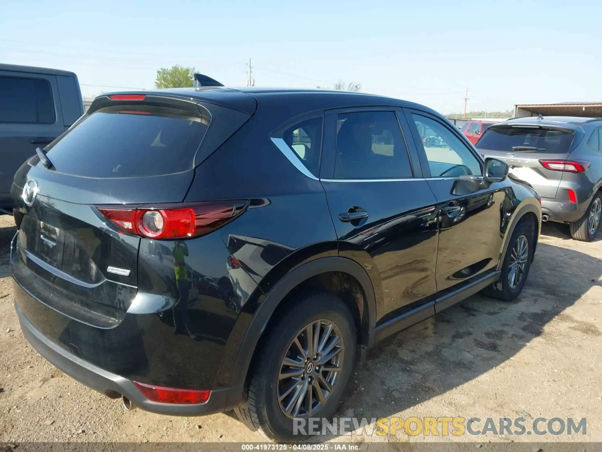 4 fotografías del automóvil dañado JM3KFACM6K0533203 MAZDA CX-5 2019