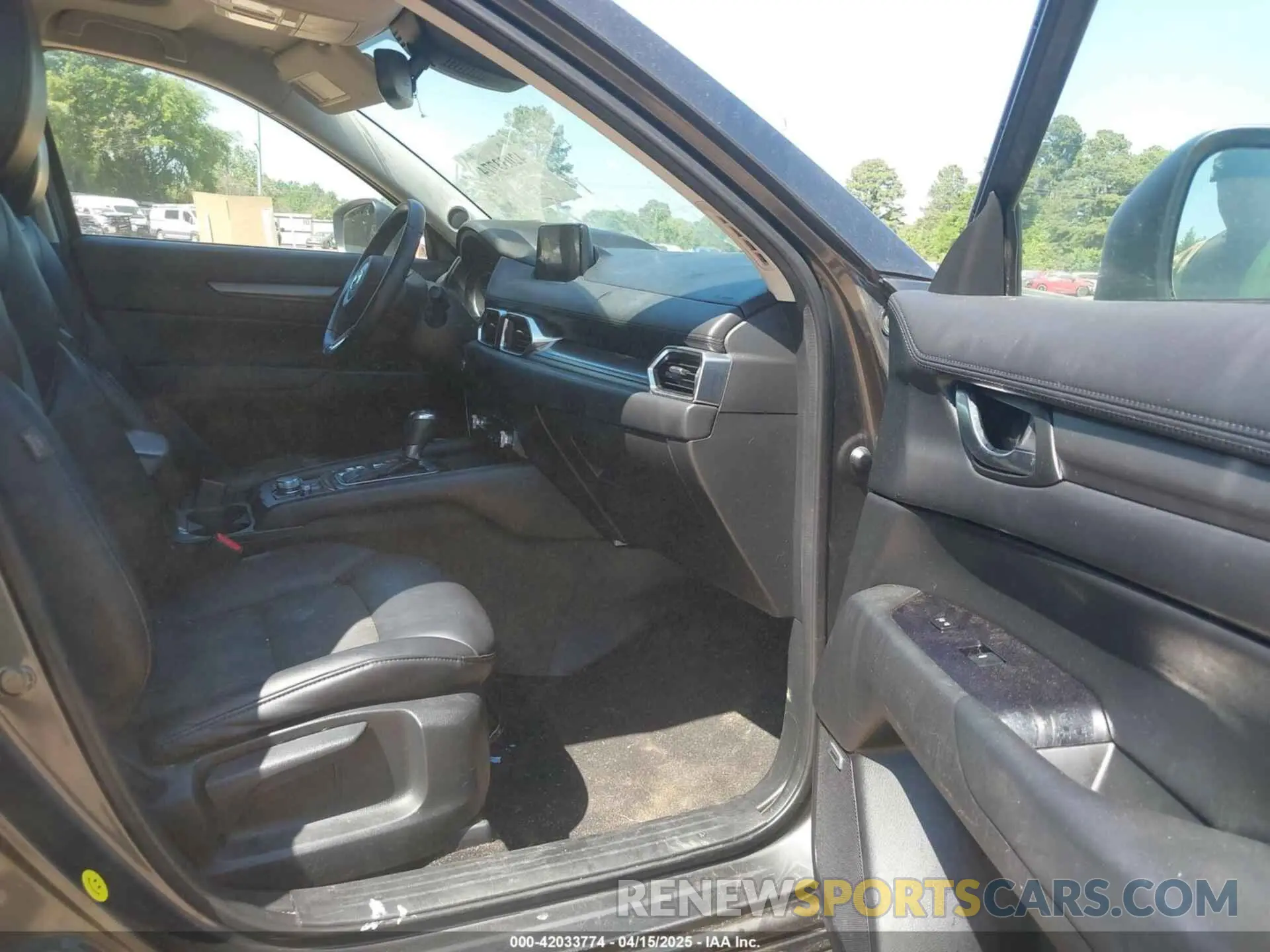 5 fotografías del automóvil dañado JM3KFACM7K0673888 MAZDA CX-5 2019
