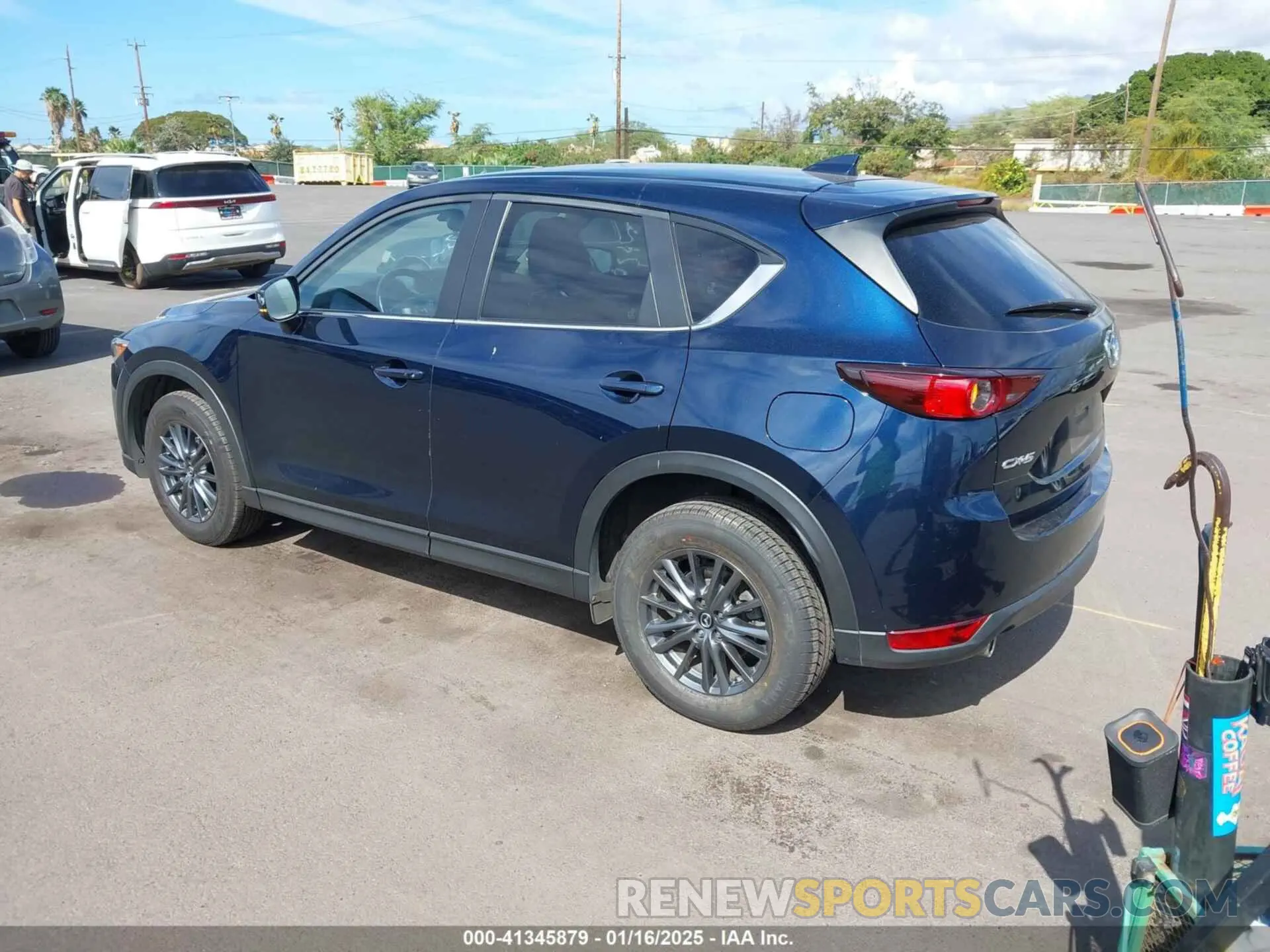 3 fotografías del automóvil dañado JM3KFACM7K0699231 MAZDA CX-5 2019
