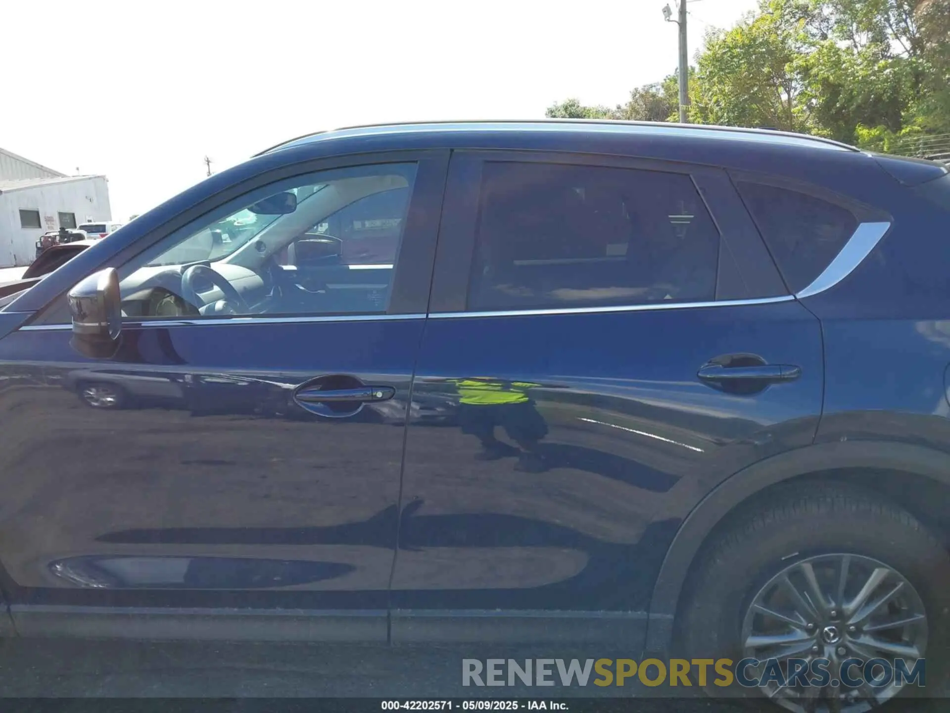 13 fotografías del automóvil dañado JM3KFACM7K1587961 MAZDA CX-5 2019