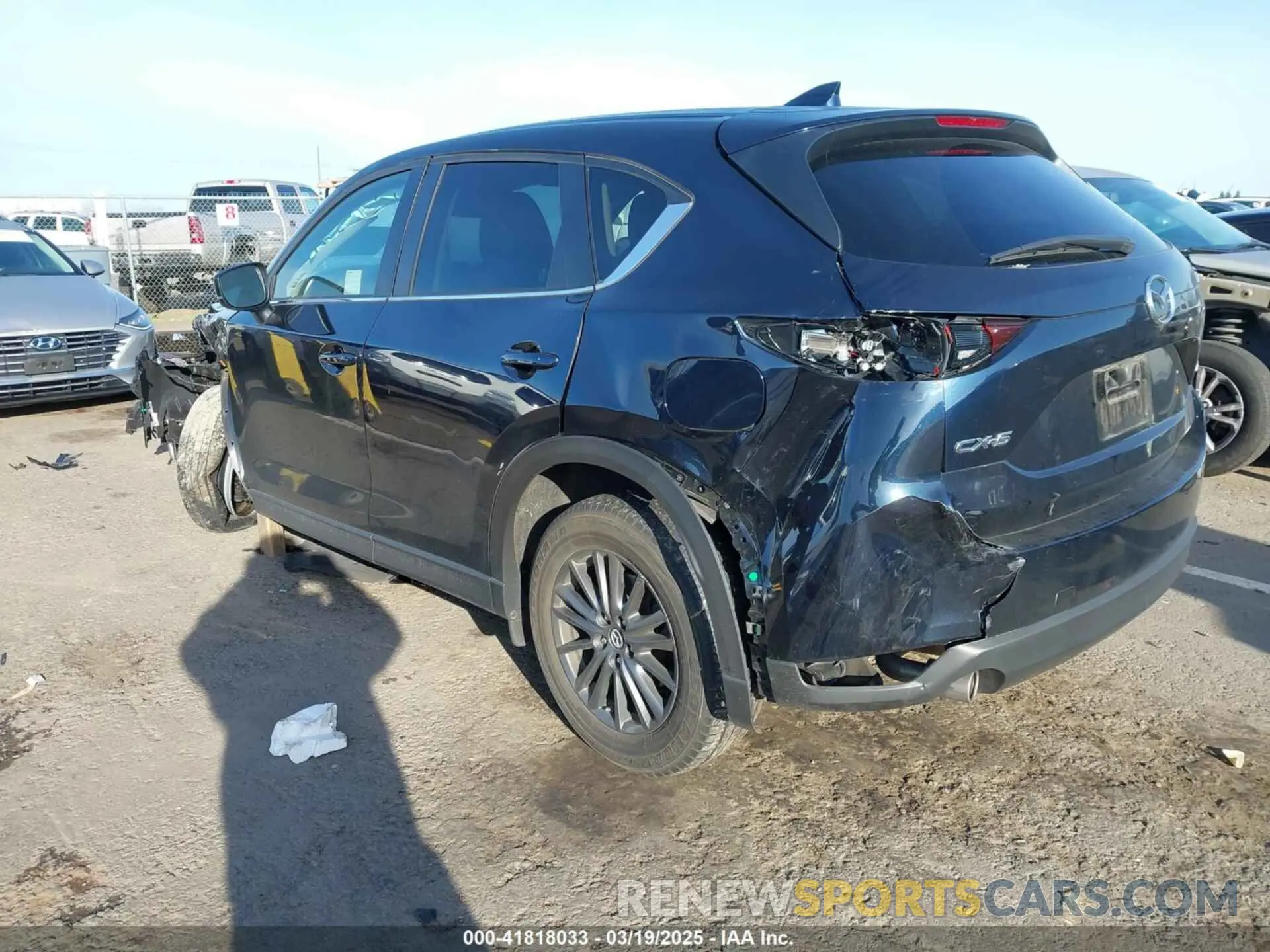 3 fotografías del automóvil dañado JM3KFACM7K1671679 MAZDA CX-5 2019