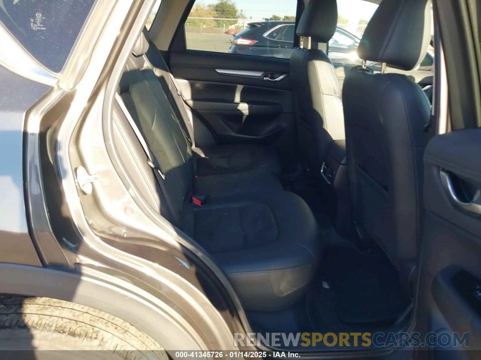 8 fotografías del automóvil dañado JM3KFACM8K1581909 MAZDA CX-5 2019