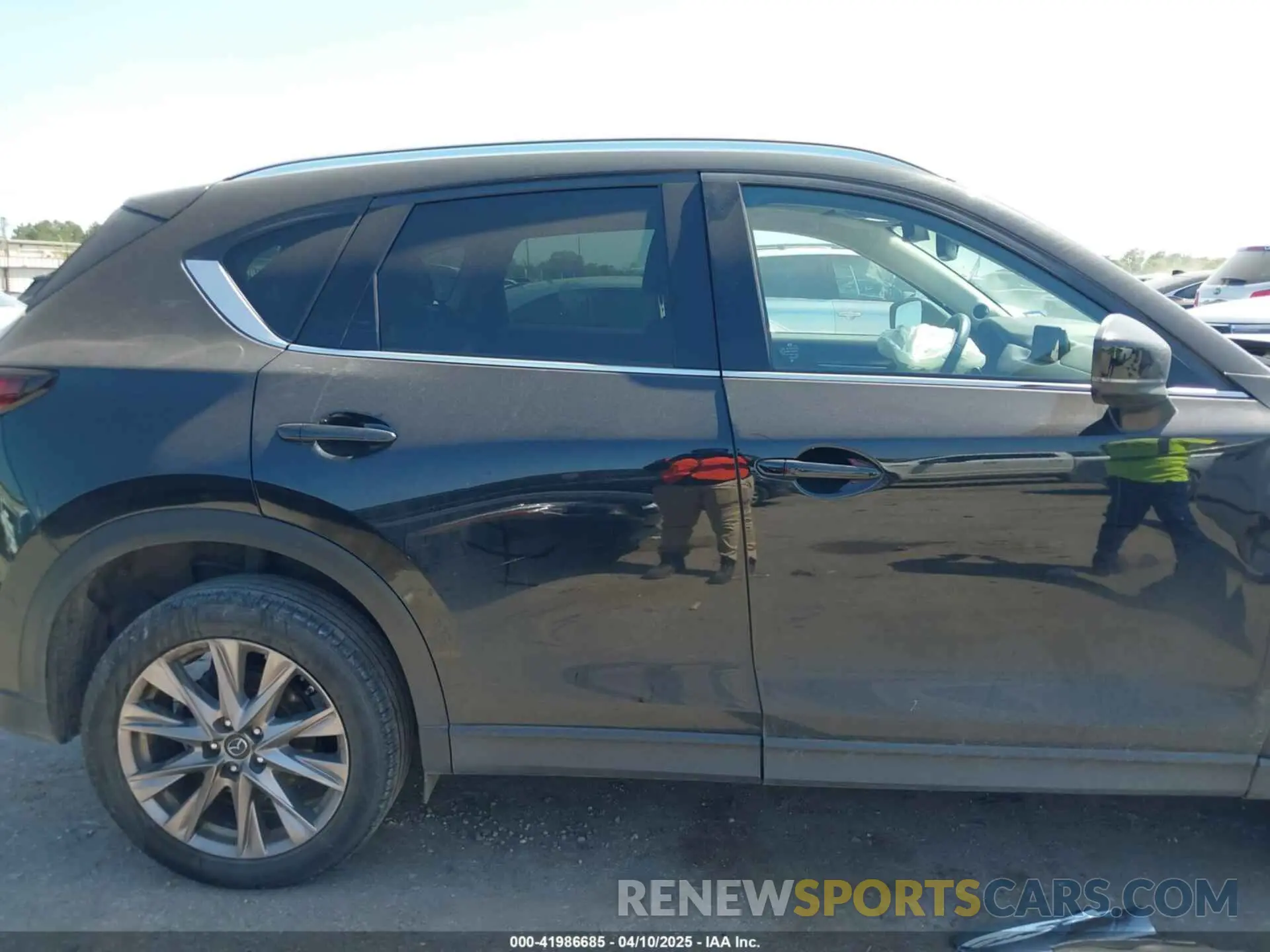 12 fotografías del automóvil dañado JM3KFADM1K0656020 MAZDA CX-5 2019