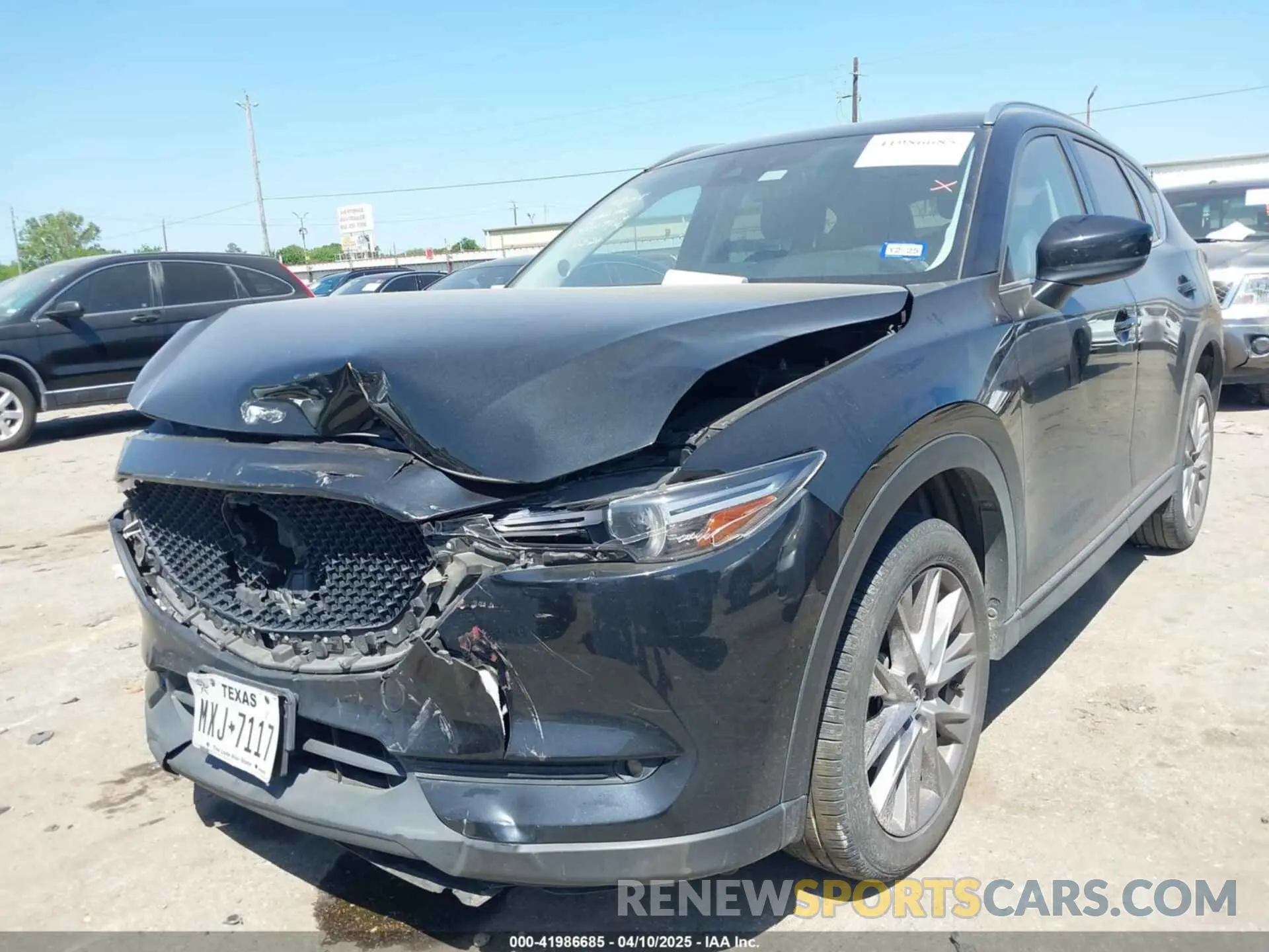 2 fotografías del automóvil dañado JM3KFADM1K0656020 MAZDA CX-5 2019