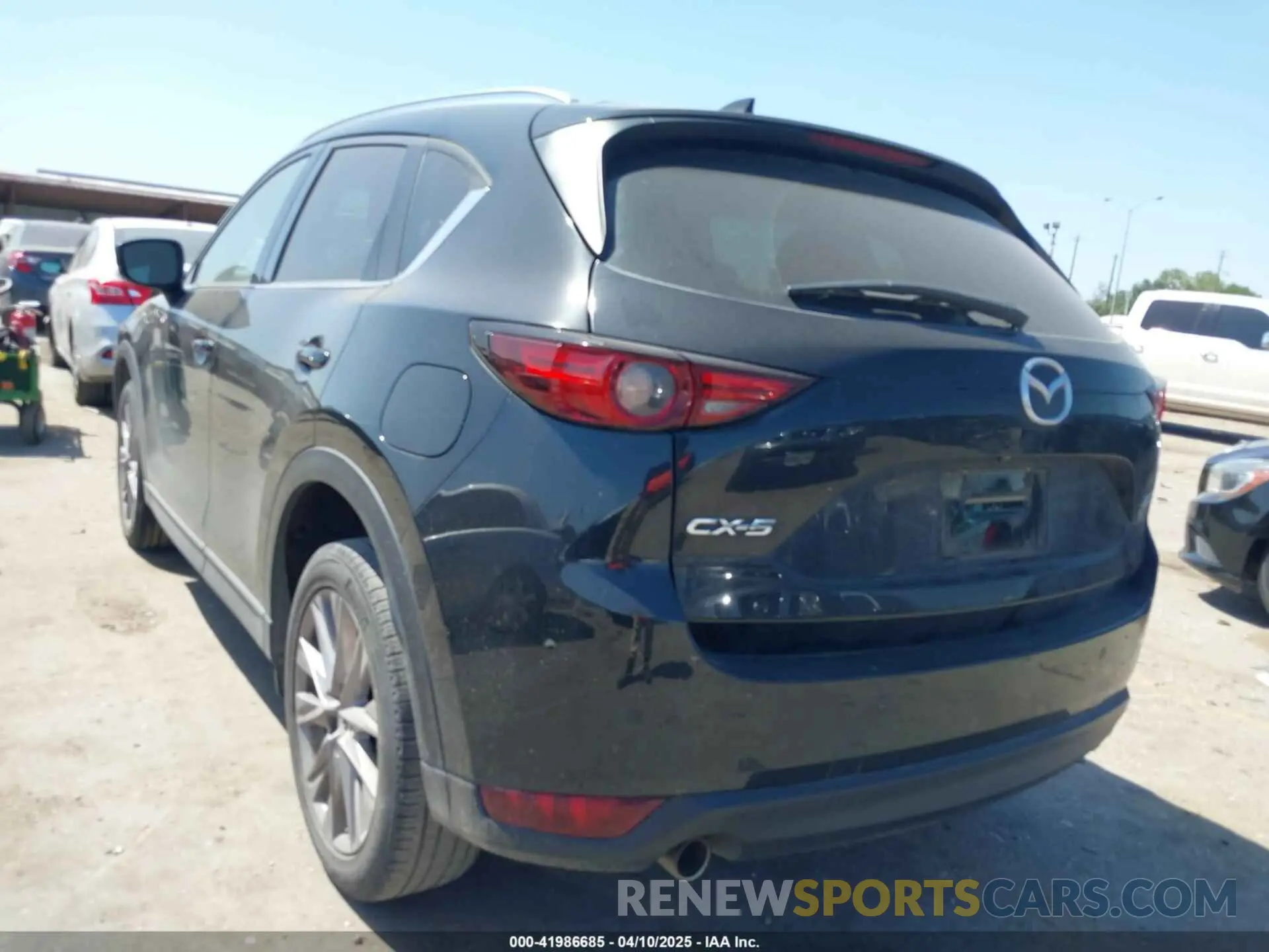 3 fotografías del automóvil dañado JM3KFADM1K0656020 MAZDA CX-5 2019