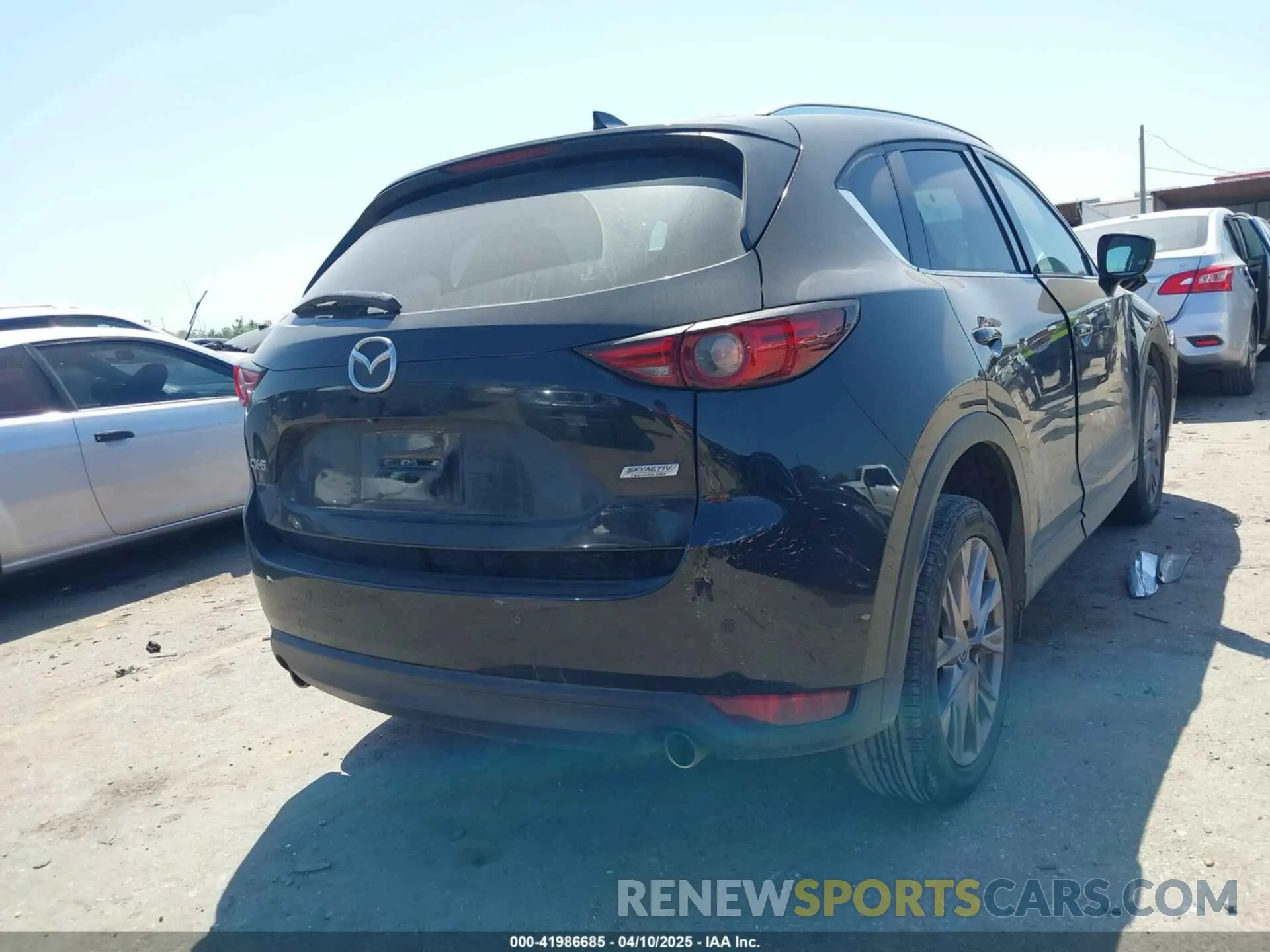 4 fotografías del automóvil dañado JM3KFADM1K0656020 MAZDA CX-5 2019