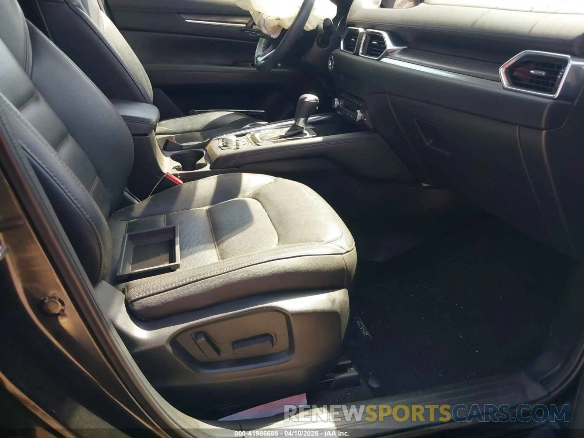 5 fotografías del automóvil dañado JM3KFADM1K0656020 MAZDA CX-5 2019