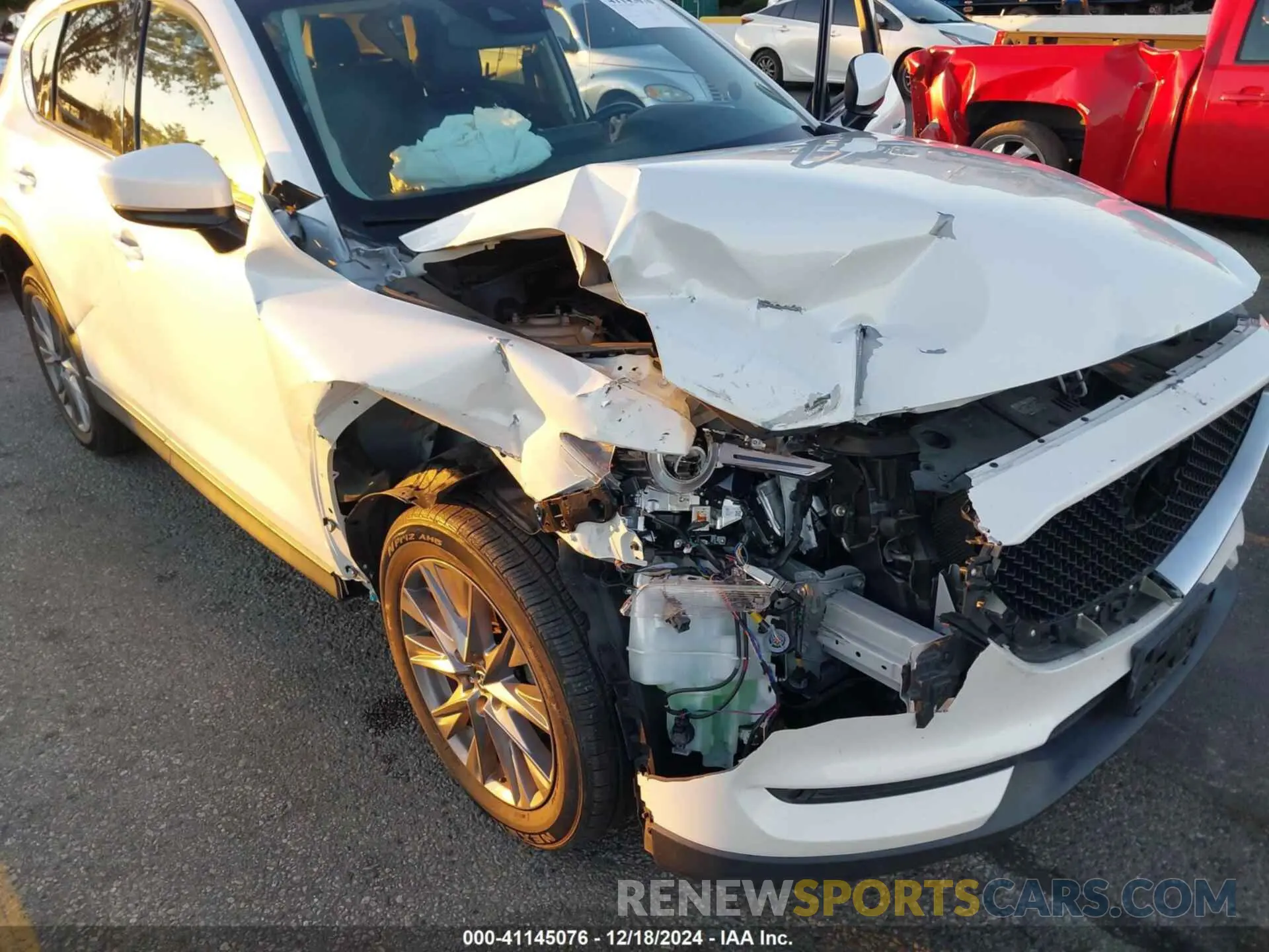 6 fotografías del automóvil dañado JM3KFADM2K1654321 MAZDA CX-5 2019