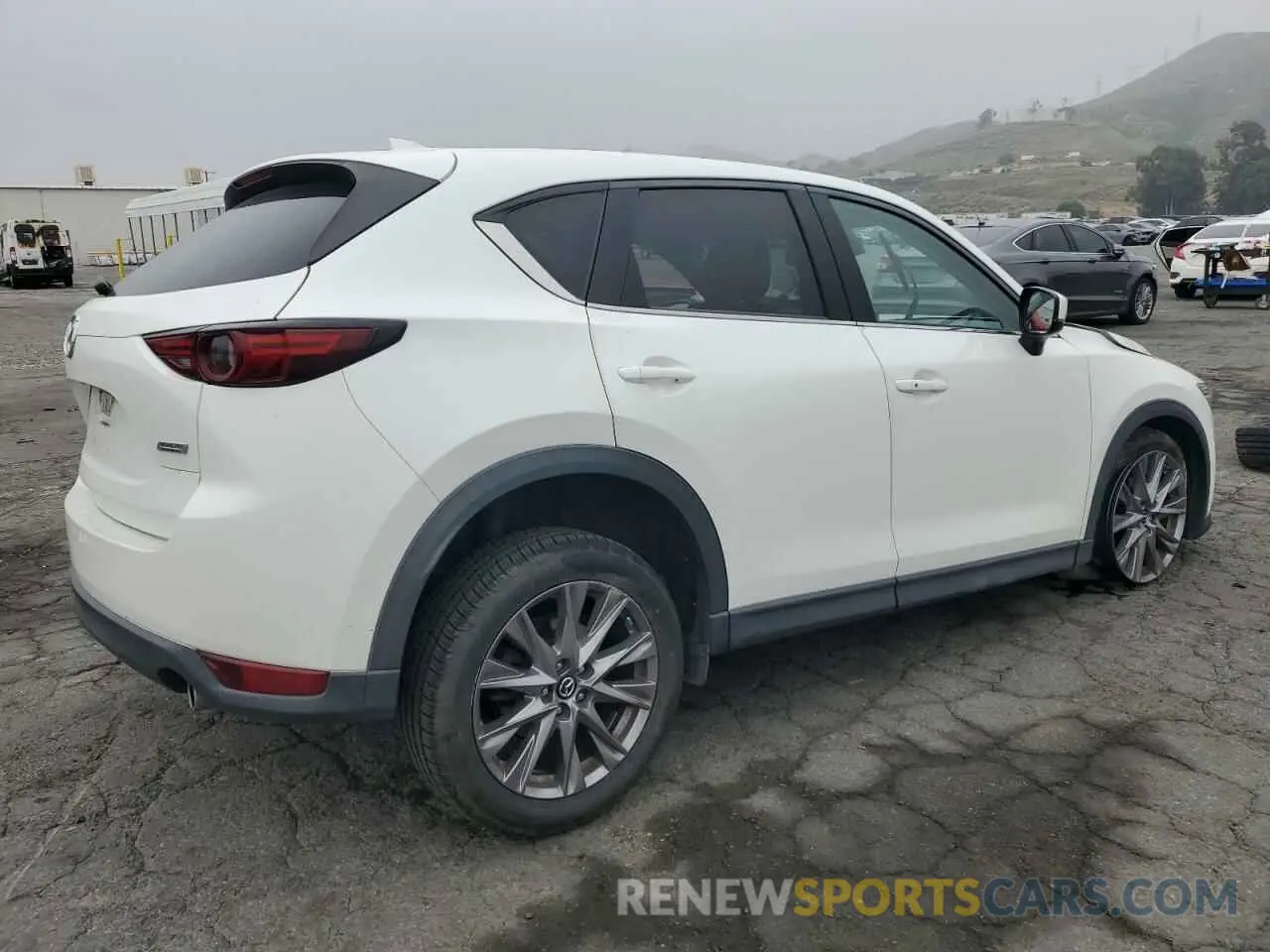 3 fotografías del automóvil dañado JM3KFADM3K1632103 MAZDA CX-5 2019