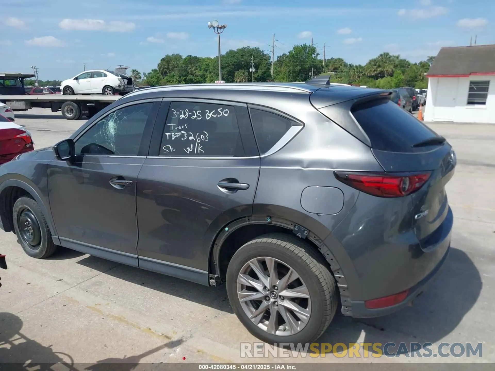 14 fotografías del automóvil dañado JM3KFADM4K1539770 MAZDA CX-5 2019