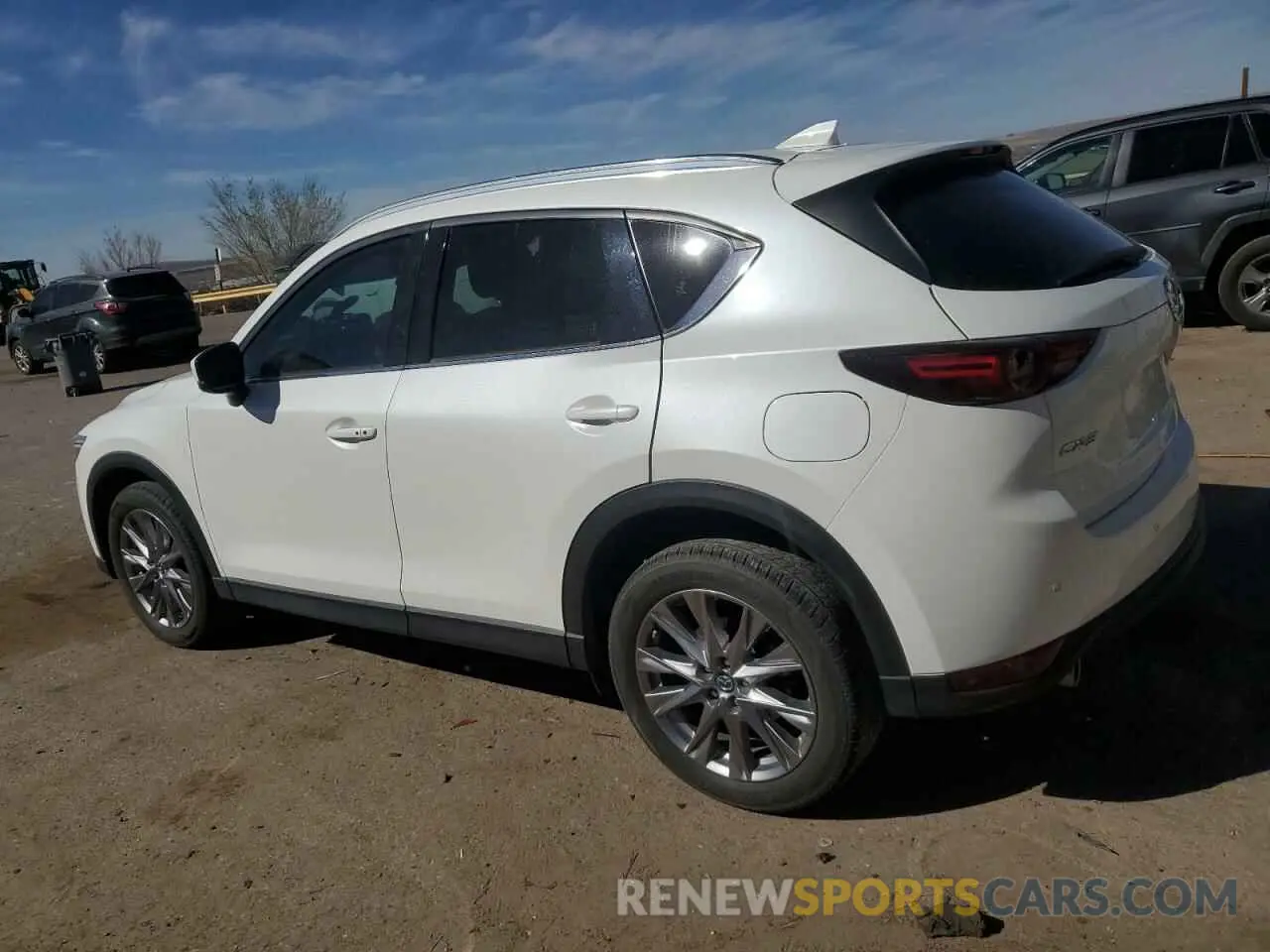 2 fotografías del automóvil dañado JM3KFADM4K1674408 MAZDA CX-5 2019