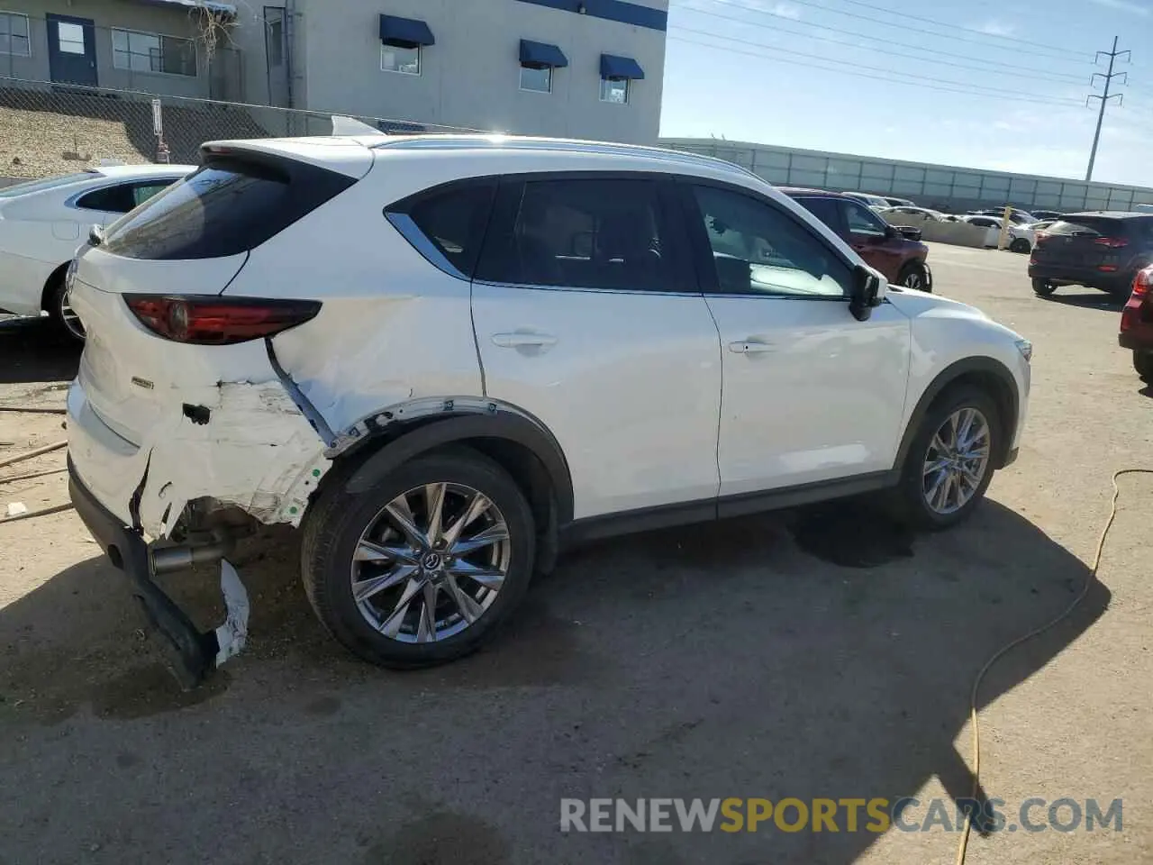 3 fotografías del automóvil dañado JM3KFADM4K1674408 MAZDA CX-5 2019