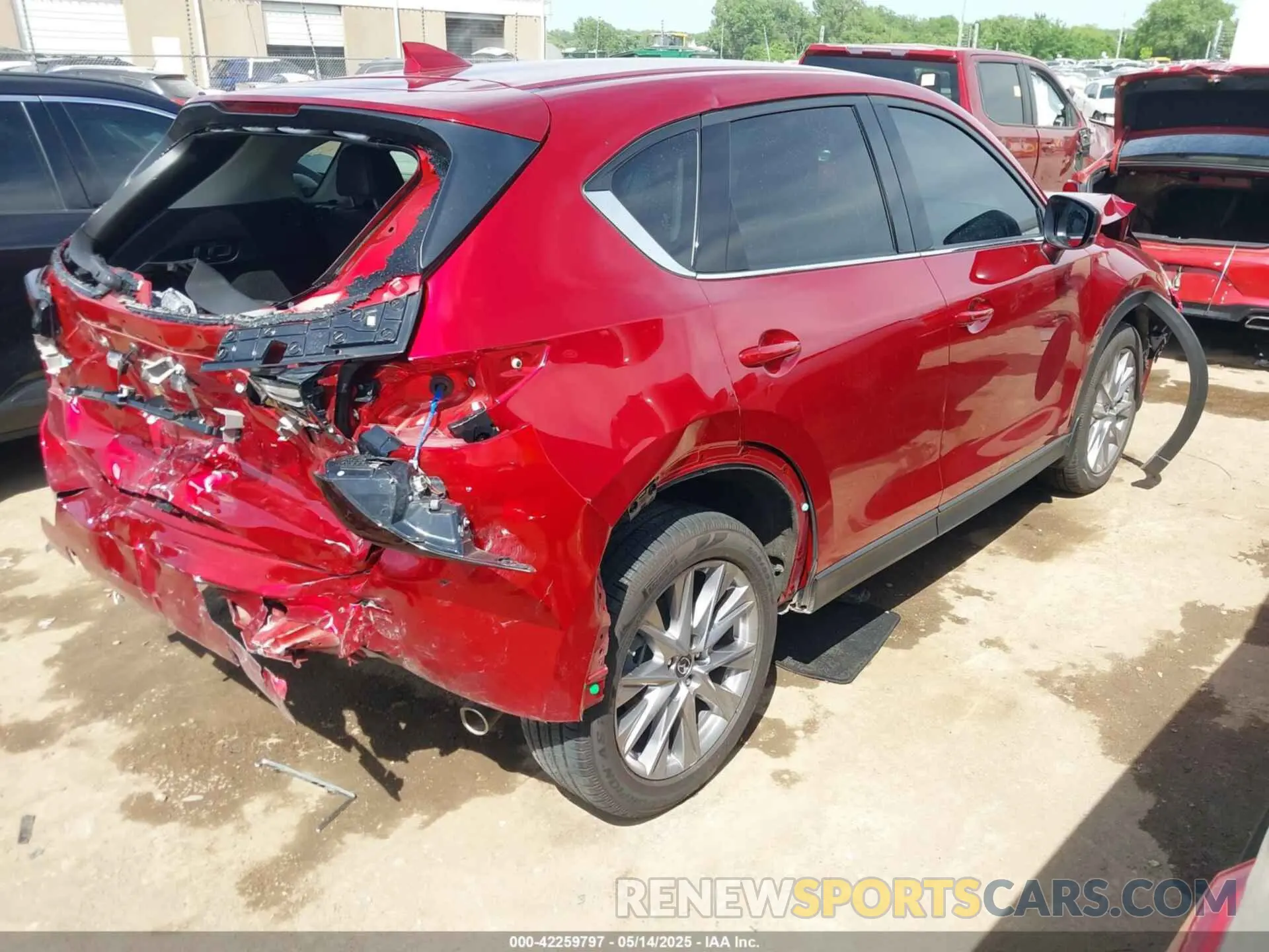 4 fotografías del automóvil dañado JM3KFADM6K1646190 MAZDA CX-5 2019