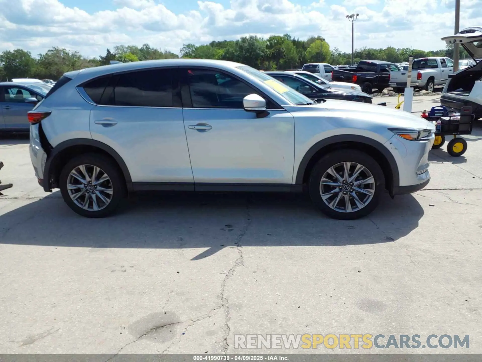 14 fotografías del automóvil dañado JM3KFADM8K1534930 MAZDA CX-5 2019