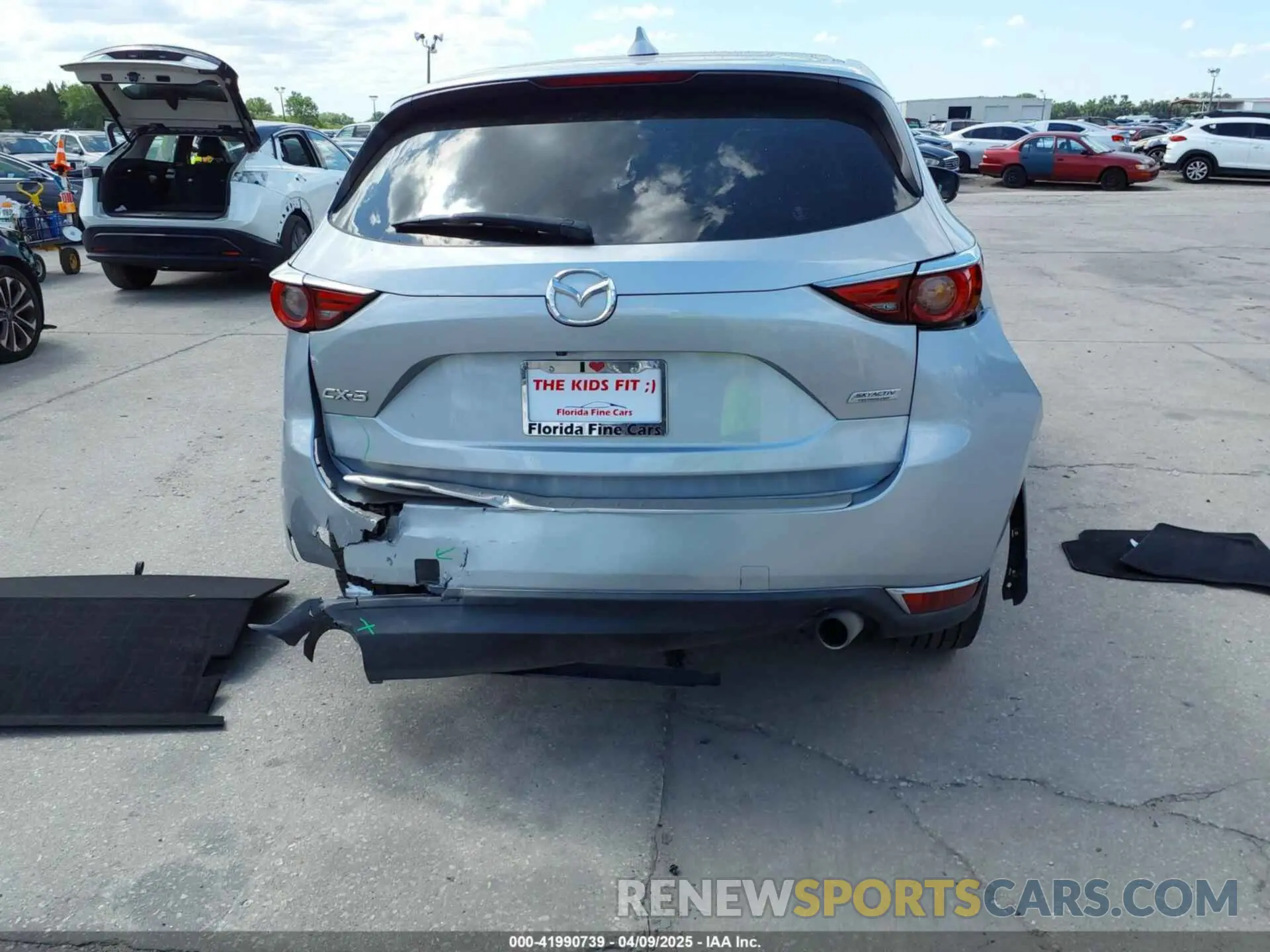 17 fotografías del automóvil dañado JM3KFADM8K1534930 MAZDA CX-5 2019