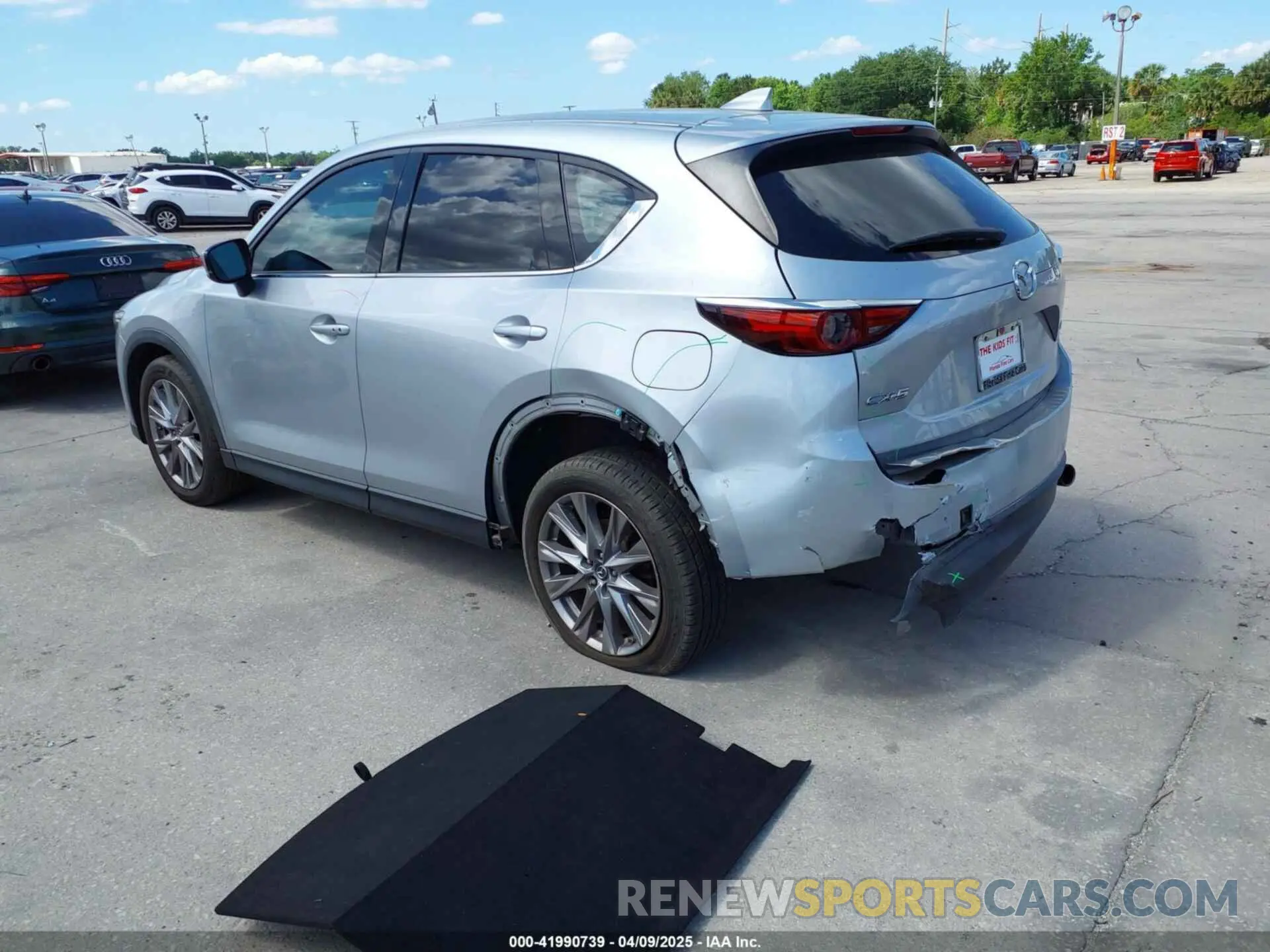 3 fotografías del automóvil dañado JM3KFADM8K1534930 MAZDA CX-5 2019