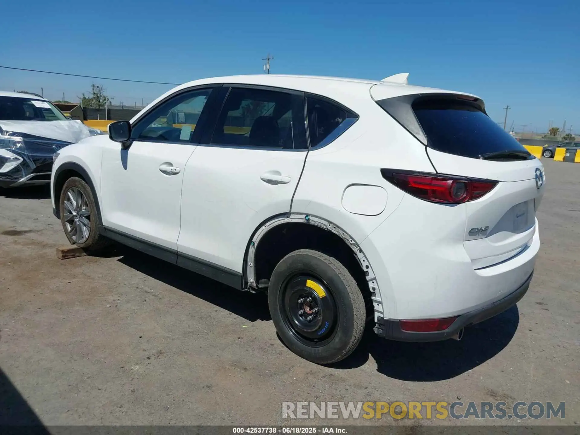 3 fotografías del automóvil dañado JM3KFADMXK0517911 MAZDA CX-5 2019