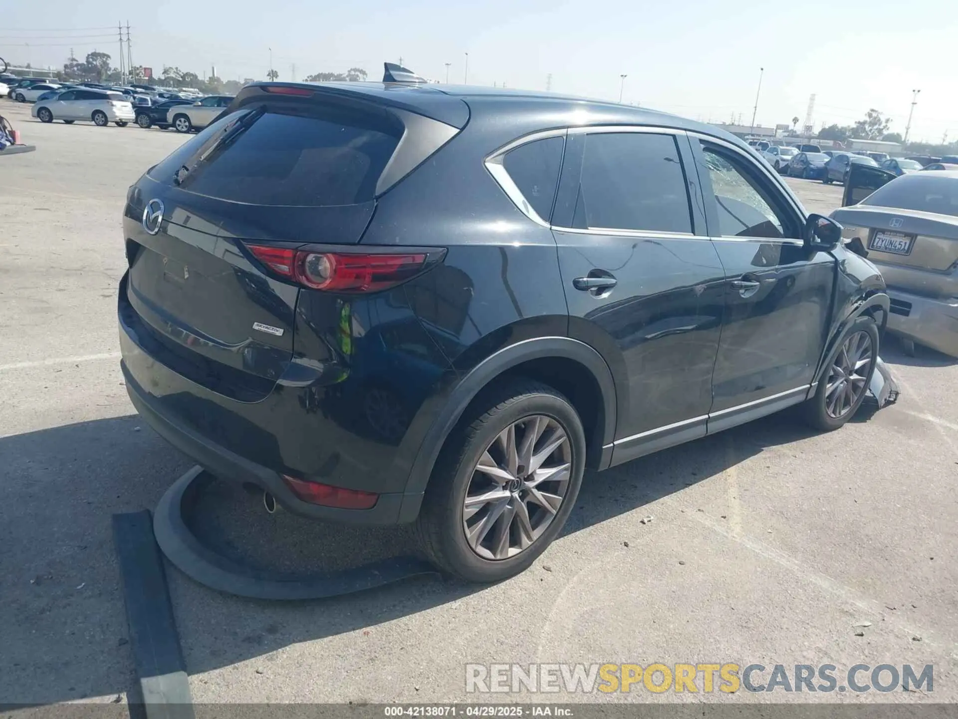 4 fotografías del automóvil dañado JM3KFADMXK1547727 MAZDA CX-5 2019
