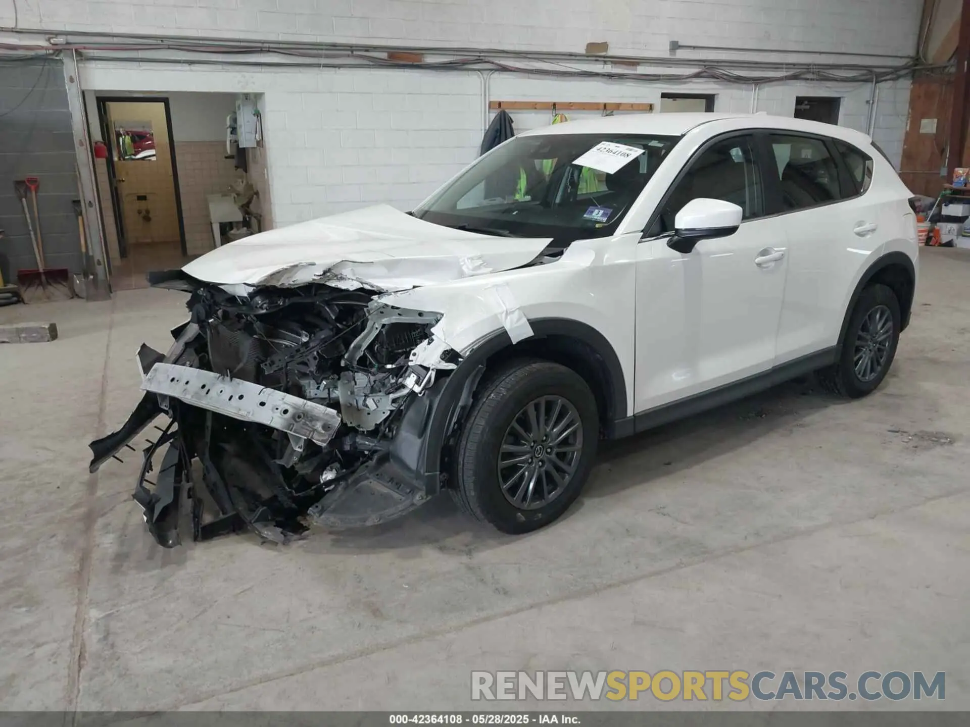 2 fotografías del automóvil dañado JM3KFBBM0K0534614 MAZDA CX-5 2019