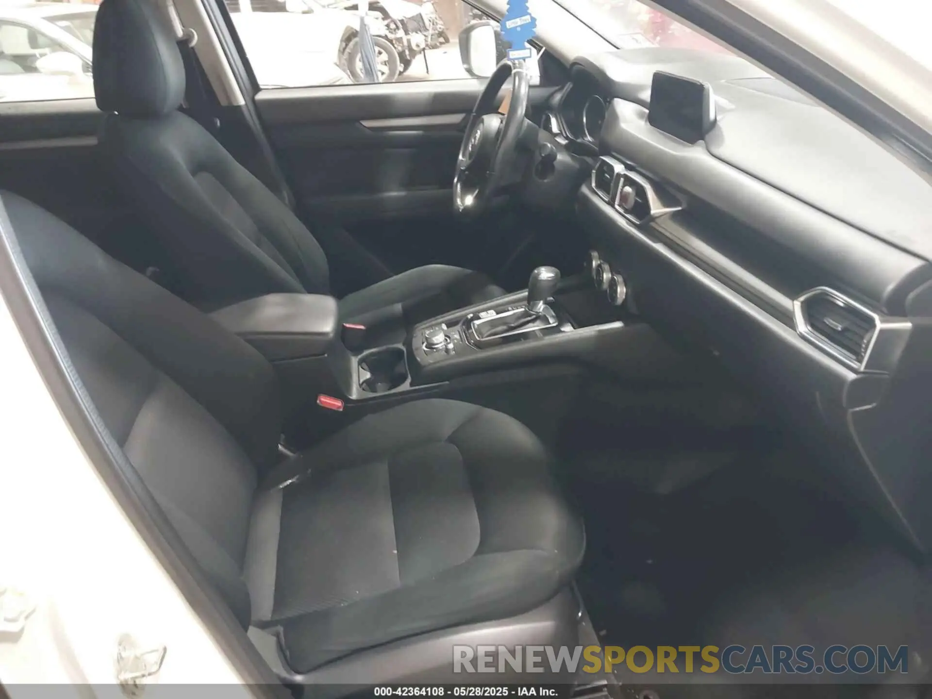 5 fotografías del automóvil dañado JM3KFBBM0K0534614 MAZDA CX-5 2019