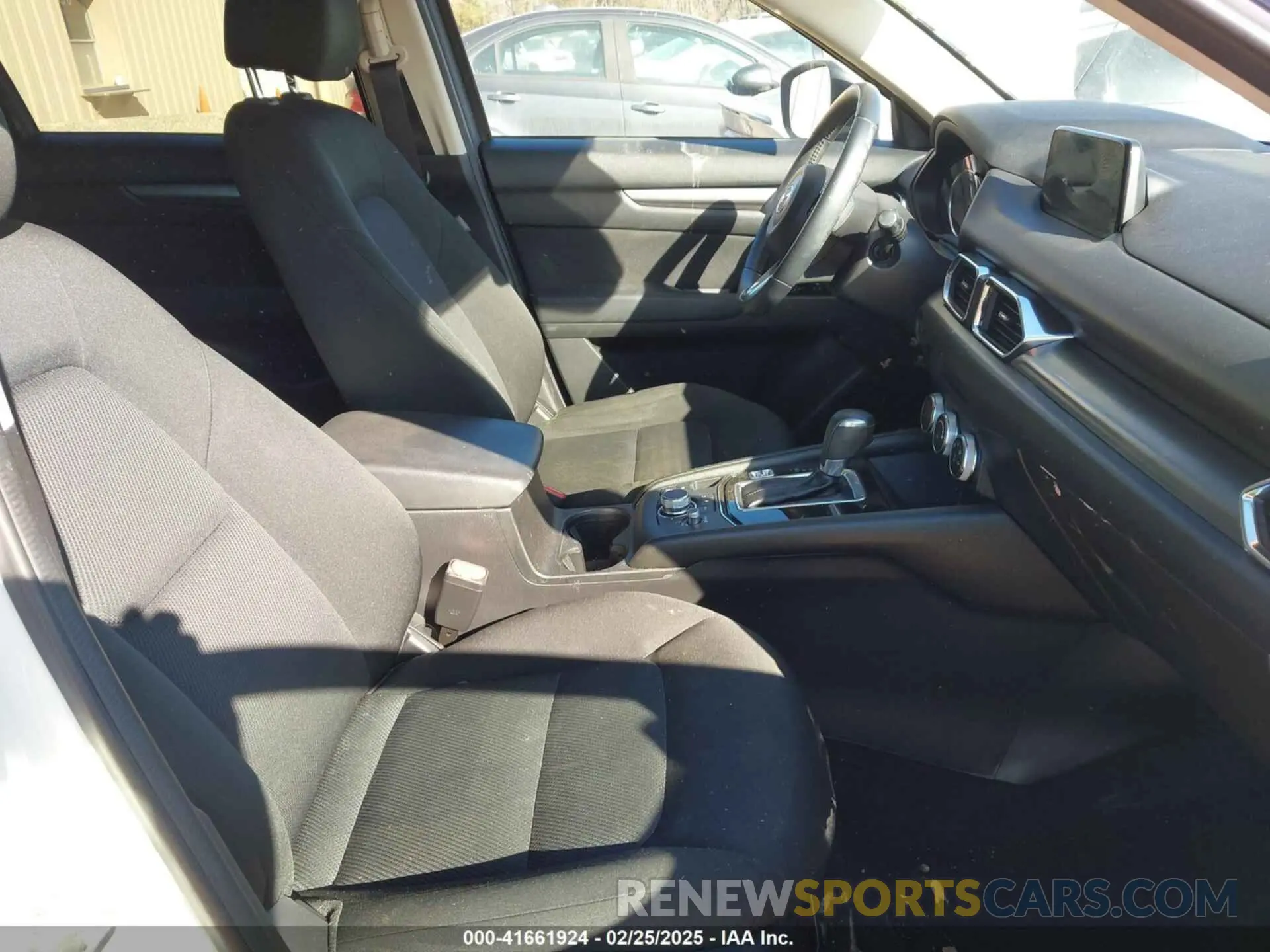 5 fotografías del automóvil dañado JM3KFBBM0K0574255 MAZDA CX-5 2019