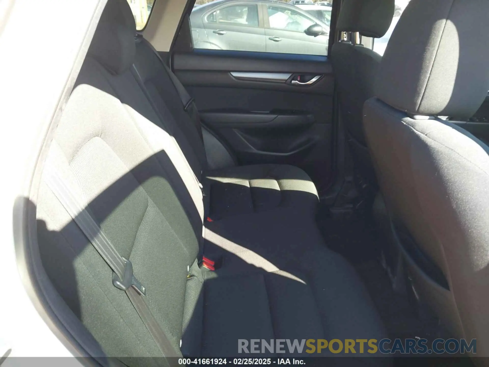 8 fotografías del automóvil dañado JM3KFBBM0K0574255 MAZDA CX-5 2019
