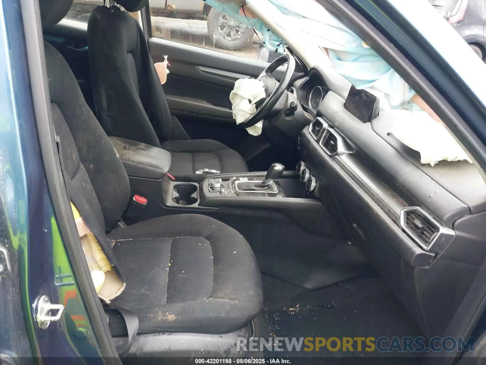 5 fotografías del automóvil dañado JM3KFBBM4K1614637 MAZDA CX-5 2019