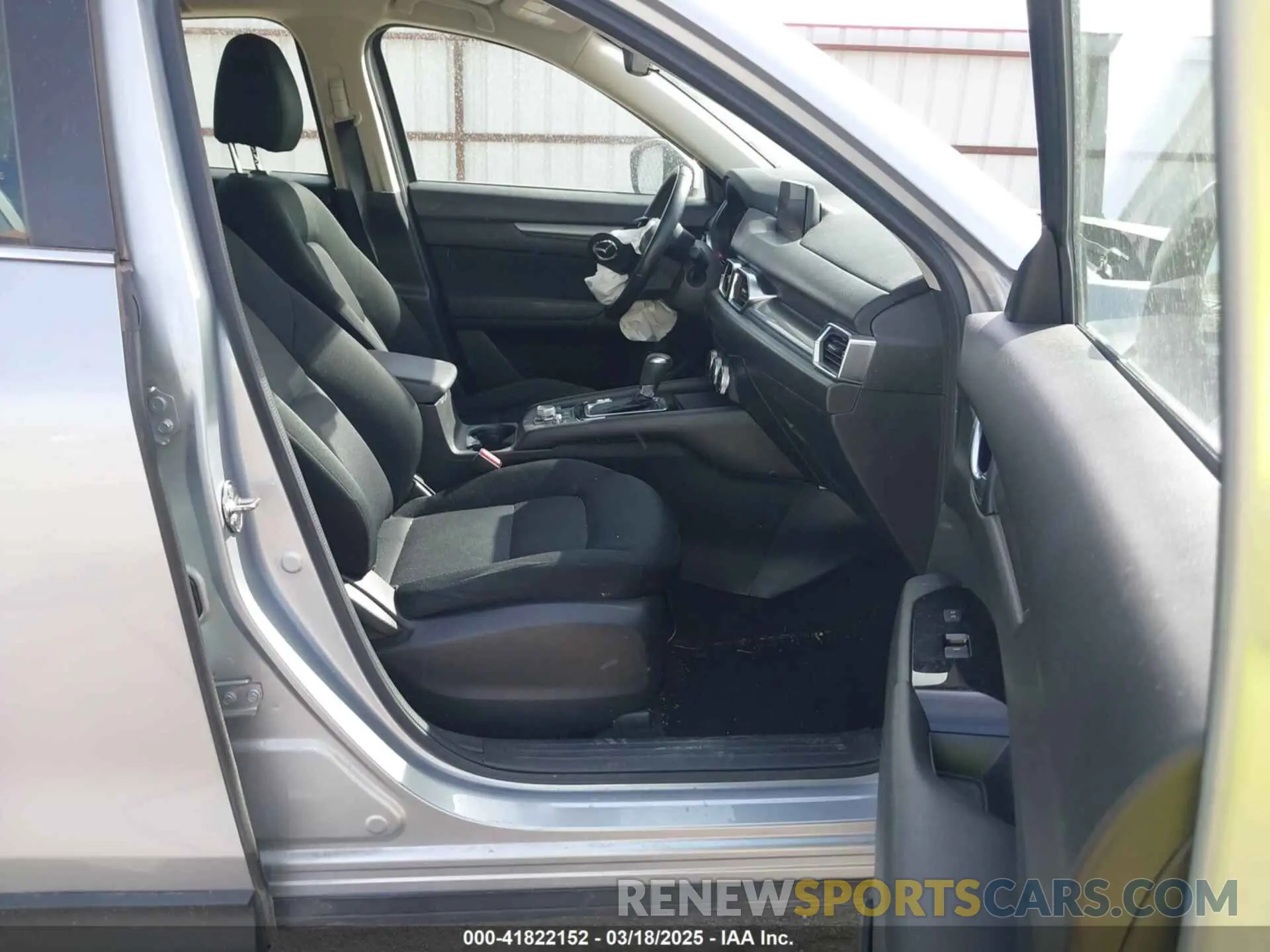 5 fotografías del automóvil dañado JM3KFBBM6K1582760 MAZDA CX-5 2019