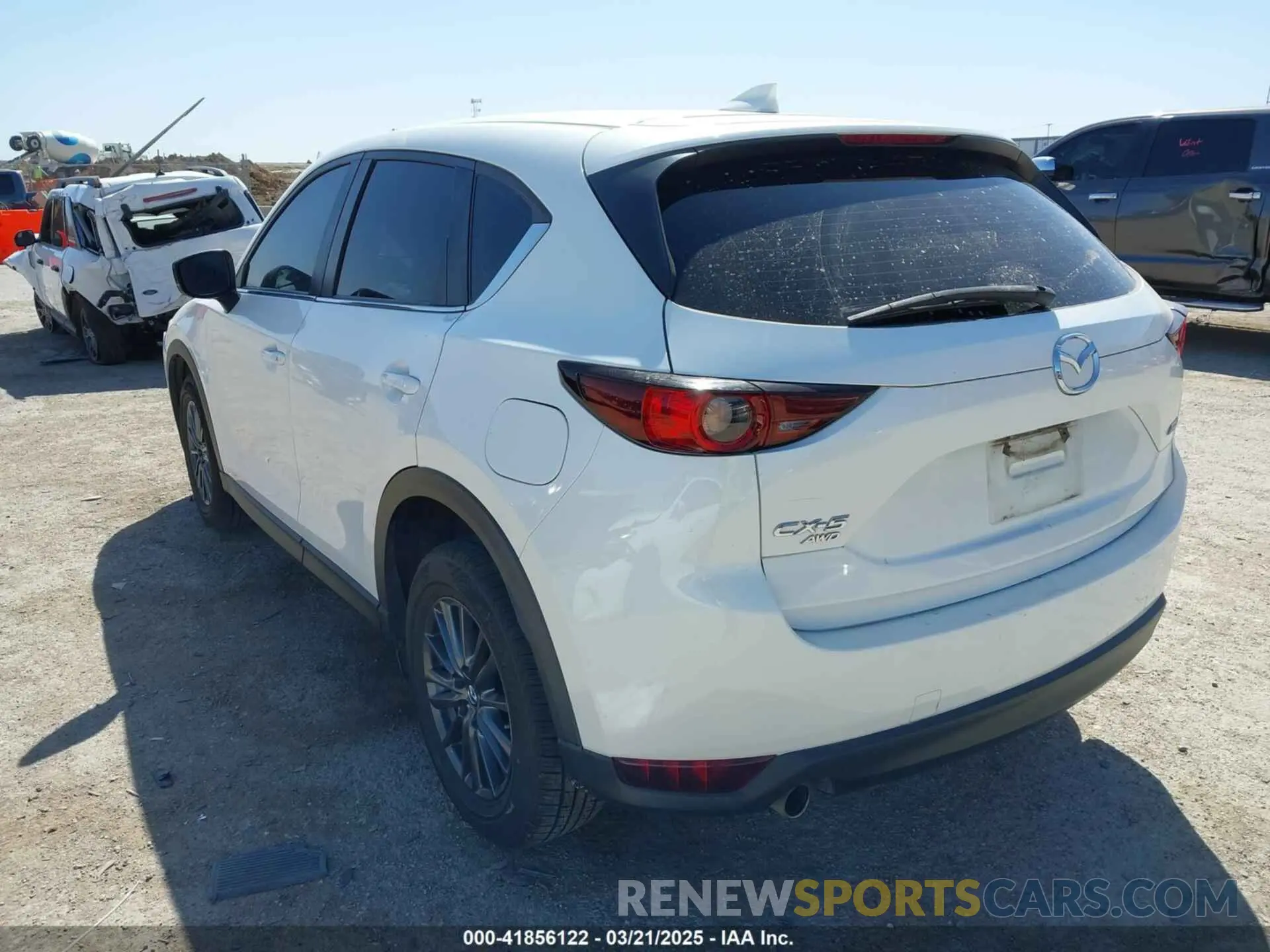 3 fotografías del automóvil dañado JM3KFBBM8K1635586 MAZDA CX-5 2019