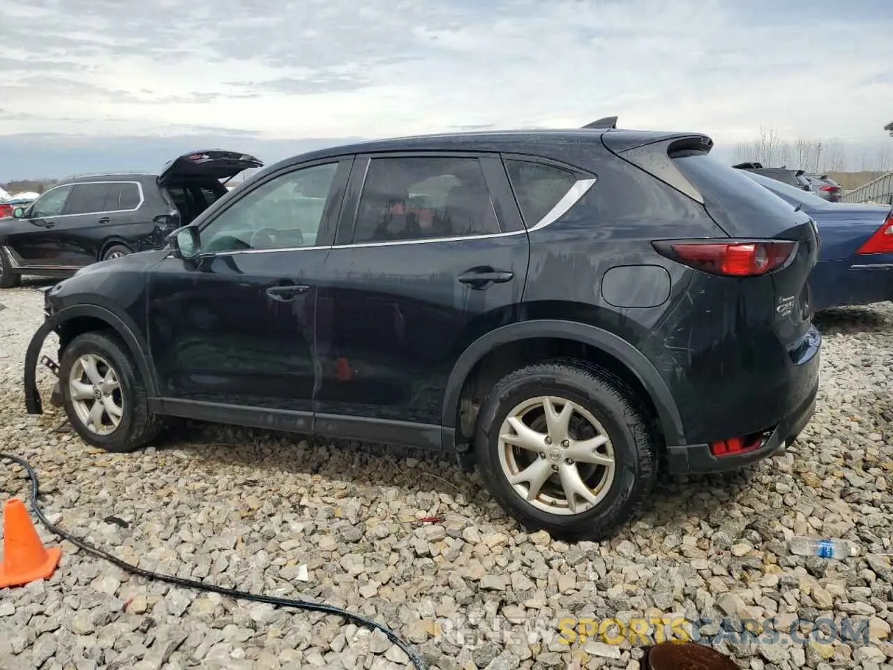2 fotografías del automóvil dañado JM3KFBCM1K0699327 MAZDA CX-5 2019