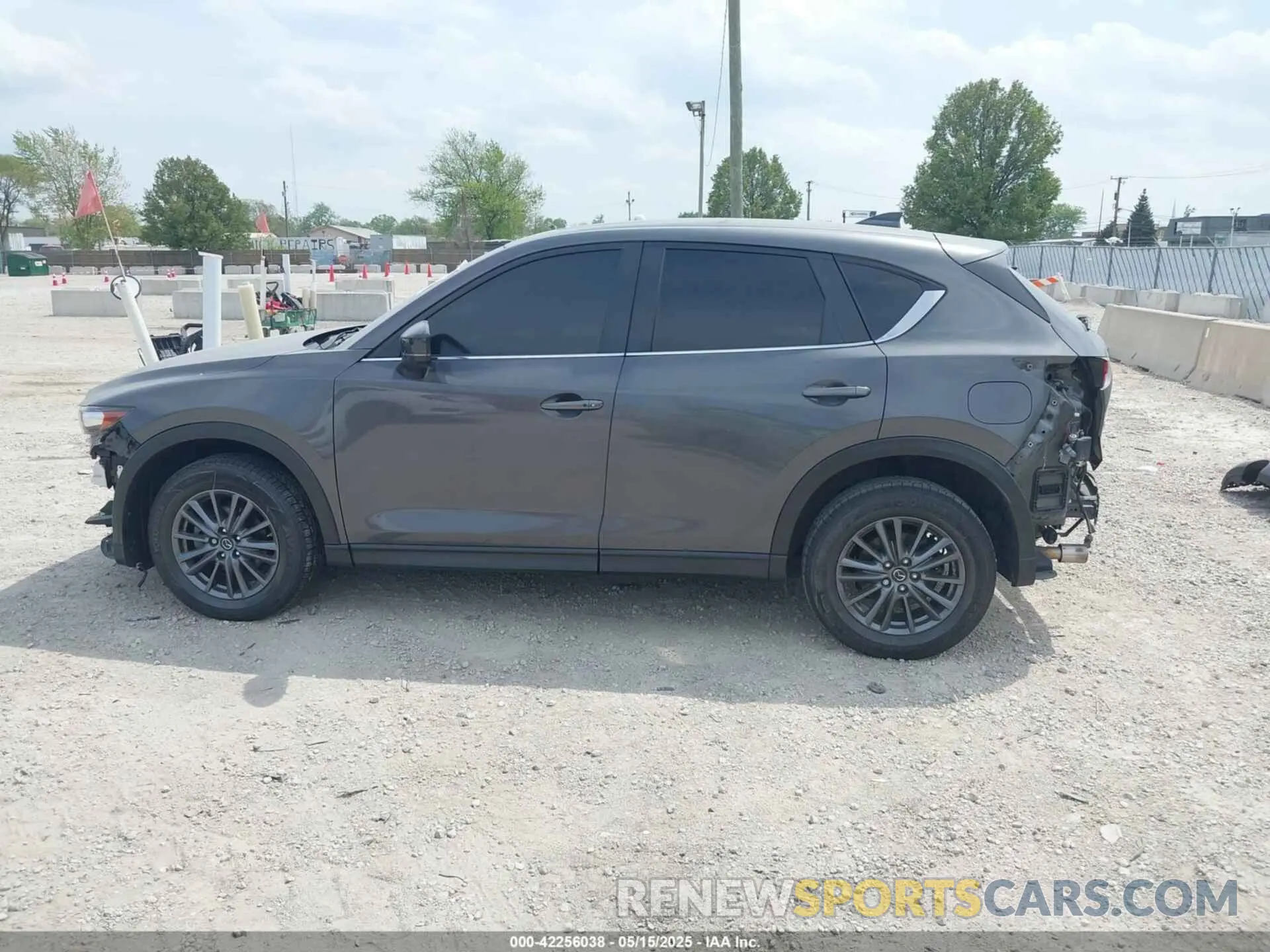 15 fotografías del automóvil dañado JM3KFBCM1K1639378 MAZDA CX-5 2019