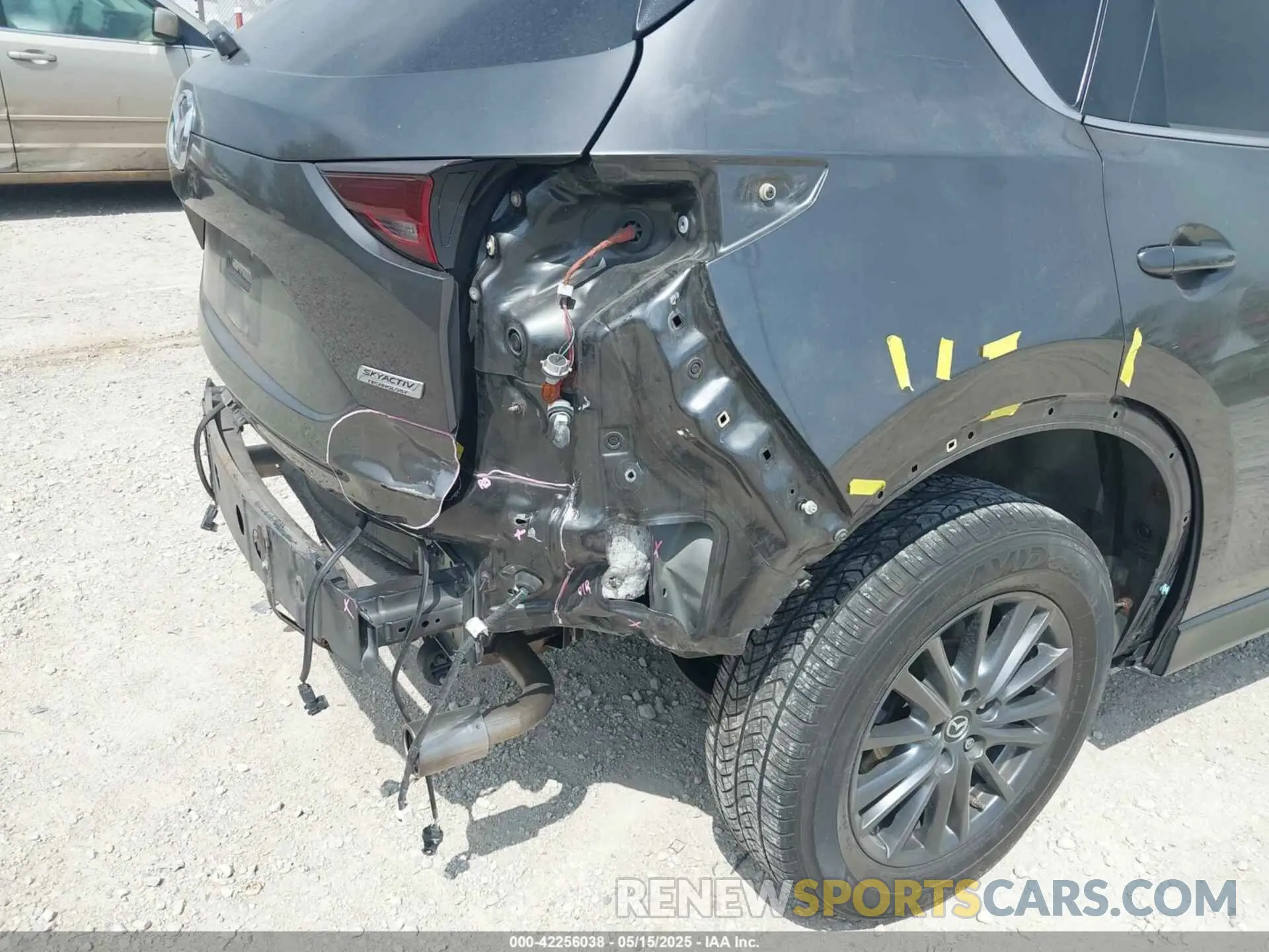 21 fotografías del automóvil dañado JM3KFBCM1K1639378 MAZDA CX-5 2019