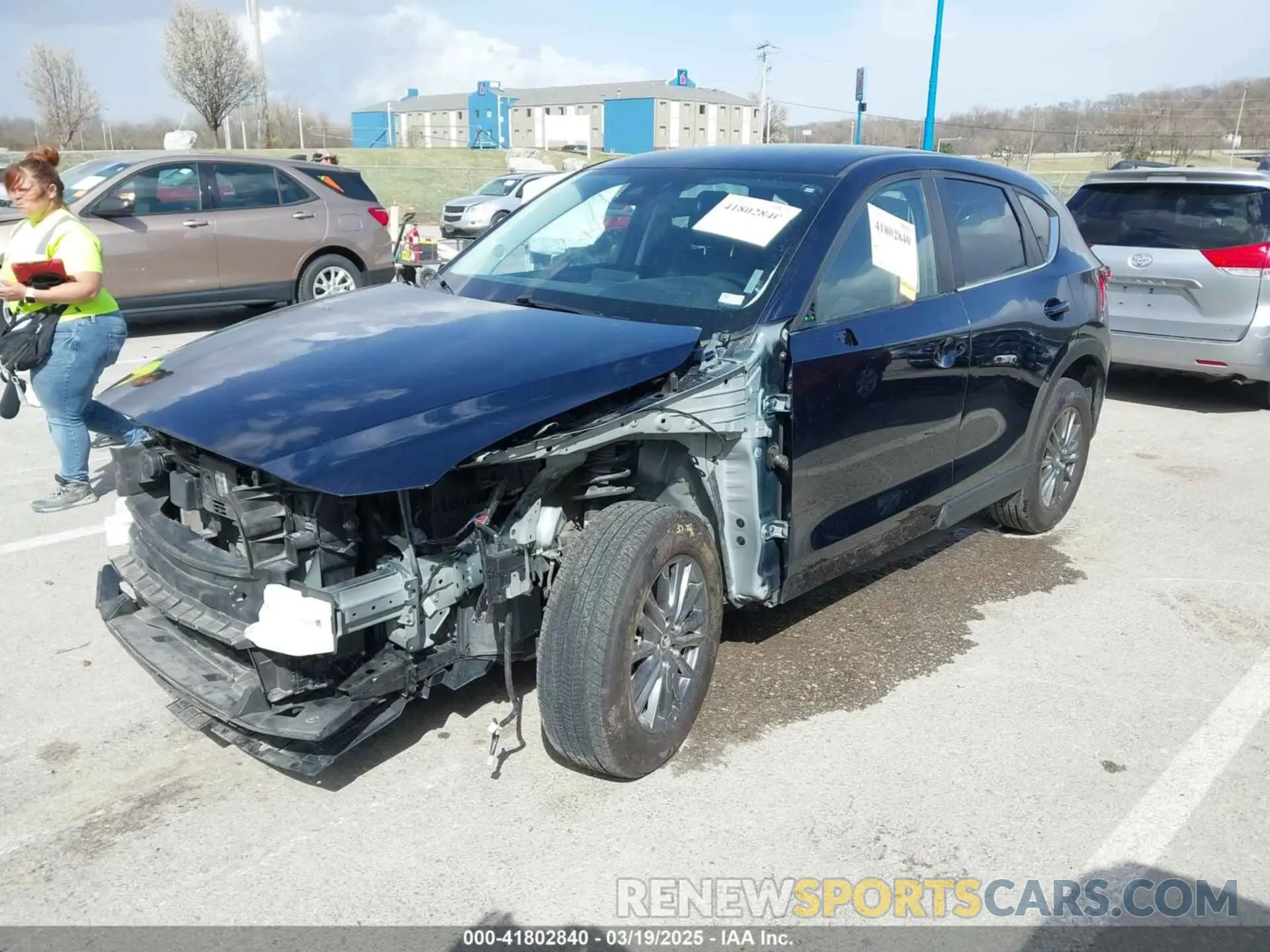 2 fotografías del automóvil dañado JM3KFBCM8K0541437 MAZDA CX-5 2019