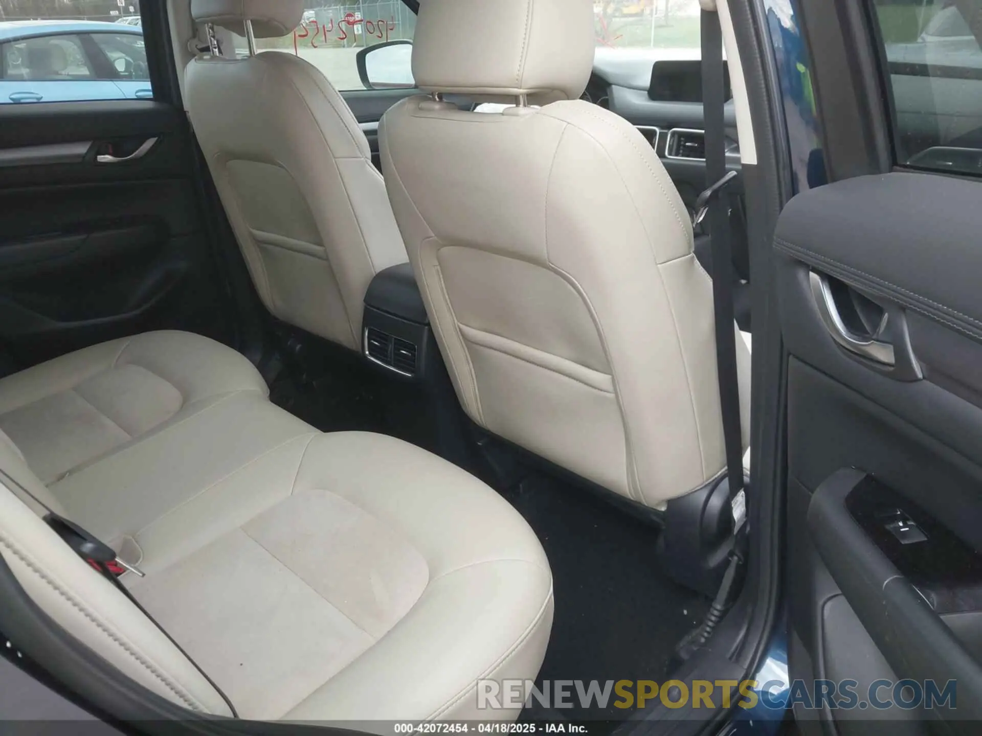 8 fotografías del automóvil dañado JM3KFBCM8K0692083 MAZDA CX-5 2019