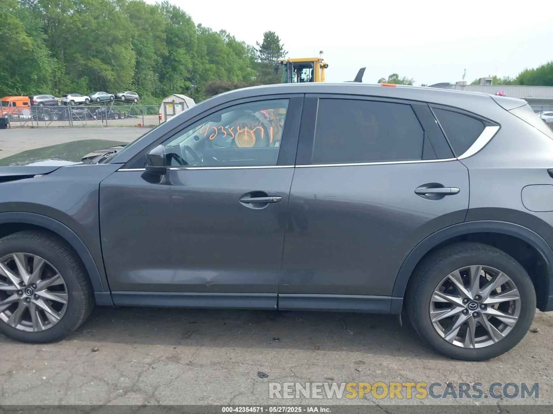 14 fotografías del automóvil dañado JM3KFBDM2K0525409 MAZDA CX-5 2019