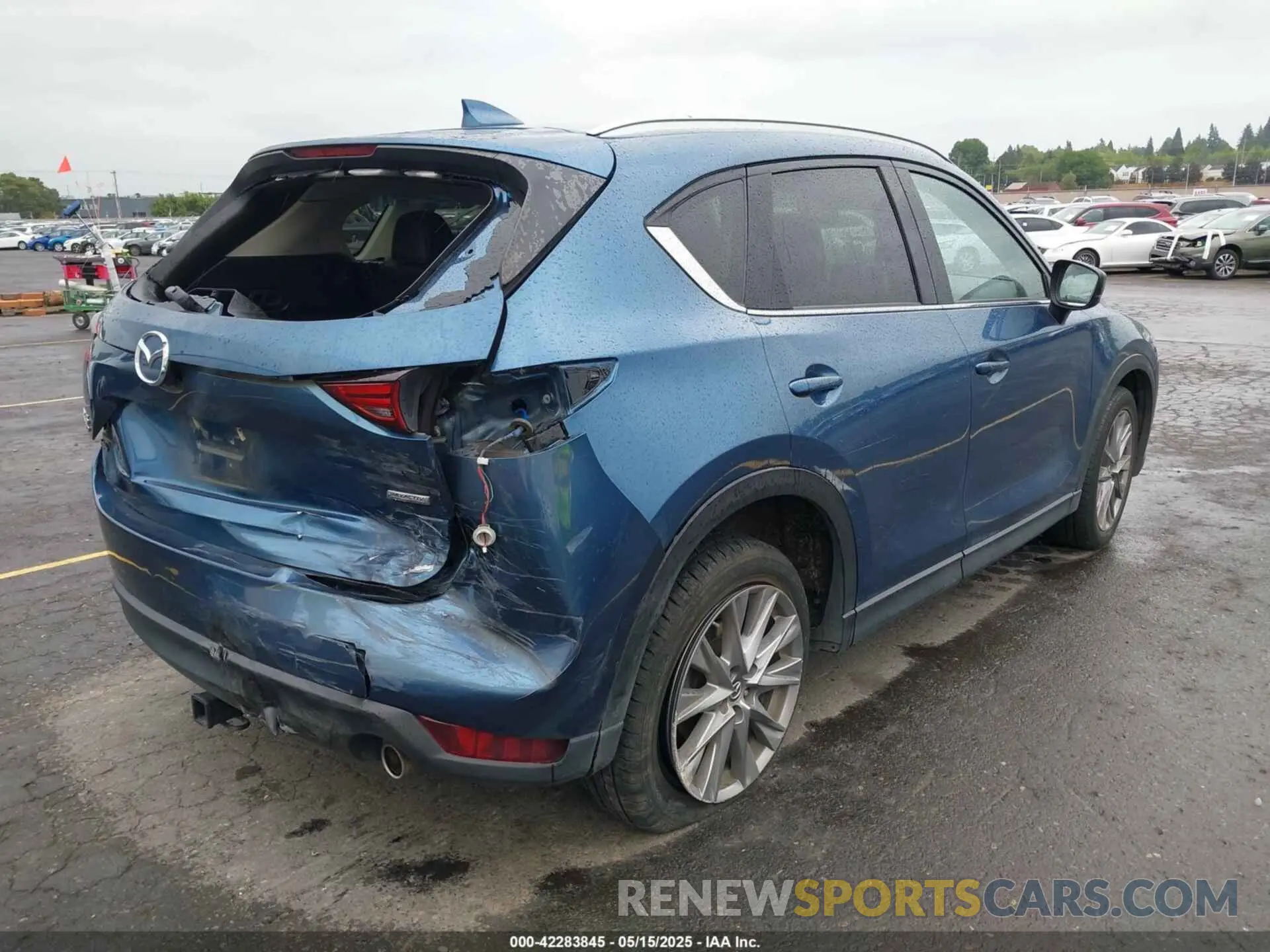 4 fotografías del automóvil dañado JM3KFBDM2K0580930 MAZDA CX-5 2019
