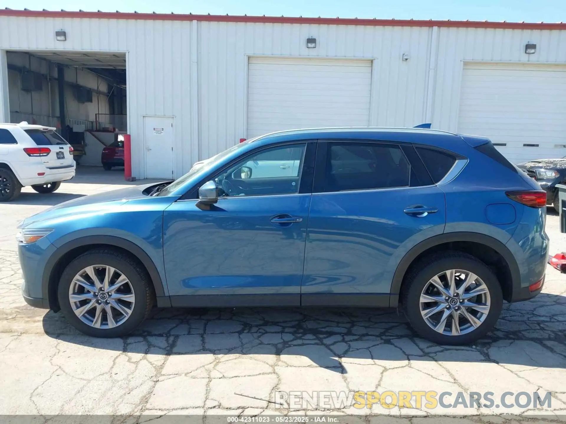 15 fotografías del automóvil dañado JM3KFBDM2K0583360 MAZDA CX-5 2019