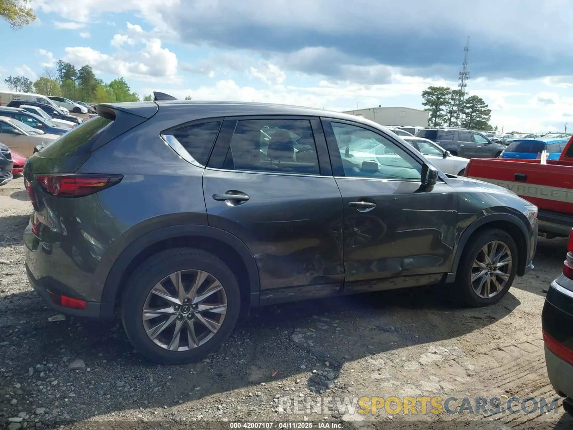 13 fotografías del automóvil dañado JM3KFBDM7K0619379 MAZDA CX-5 2019
