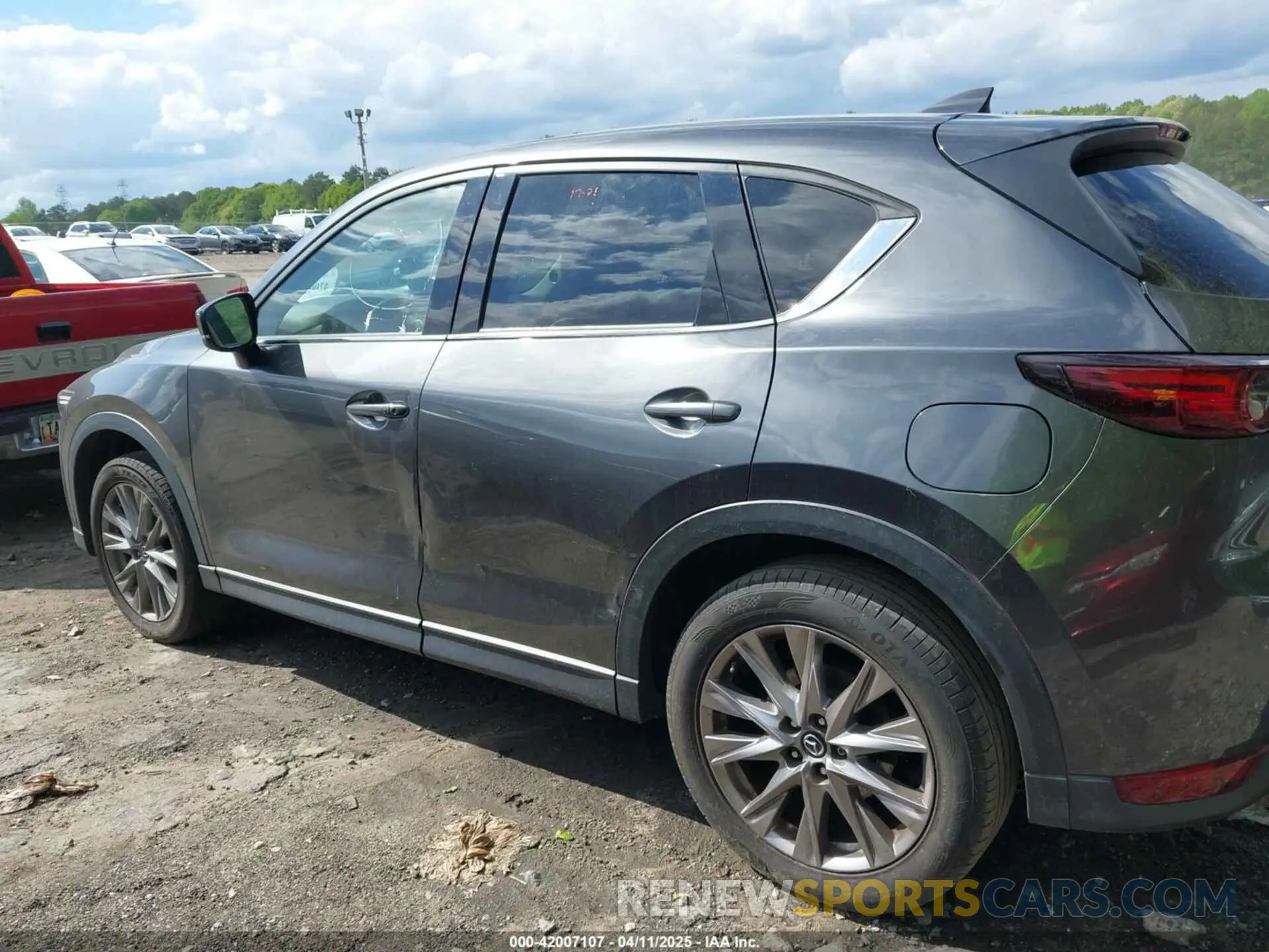14 fotografías del automóvil dañado JM3KFBDM7K0619379 MAZDA CX-5 2019