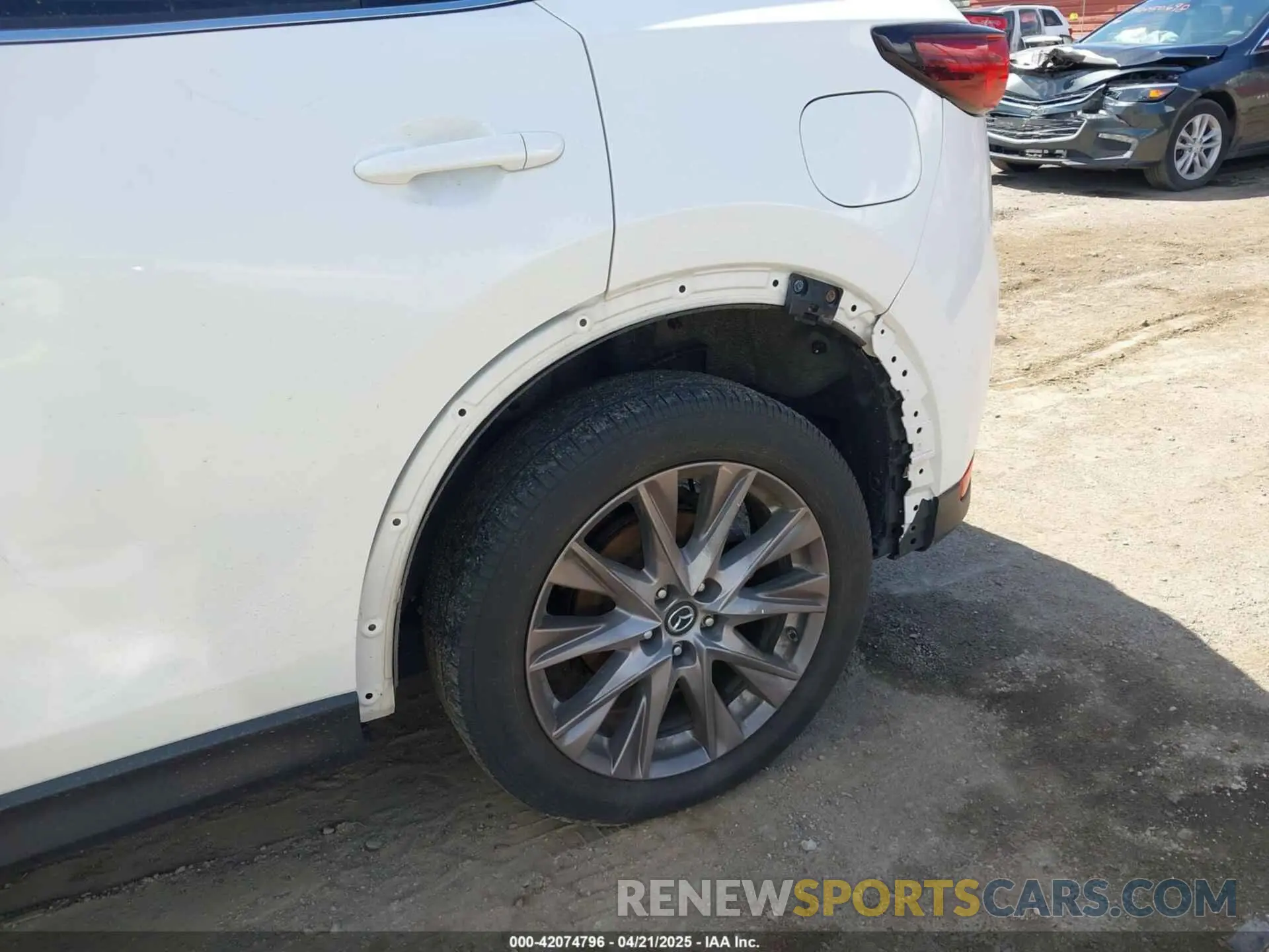18 fotografías del automóvil dañado JM3KFBDM8K1591425 MAZDA CX-5 2019