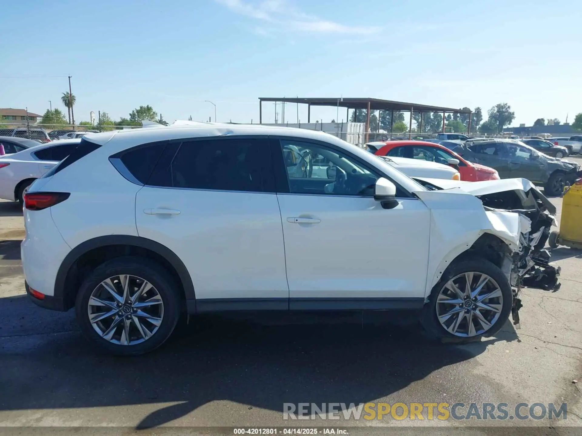 13 fotografías del automóvil dañado JM3KFBDY0K0692810 MAZDA CX-5 2019