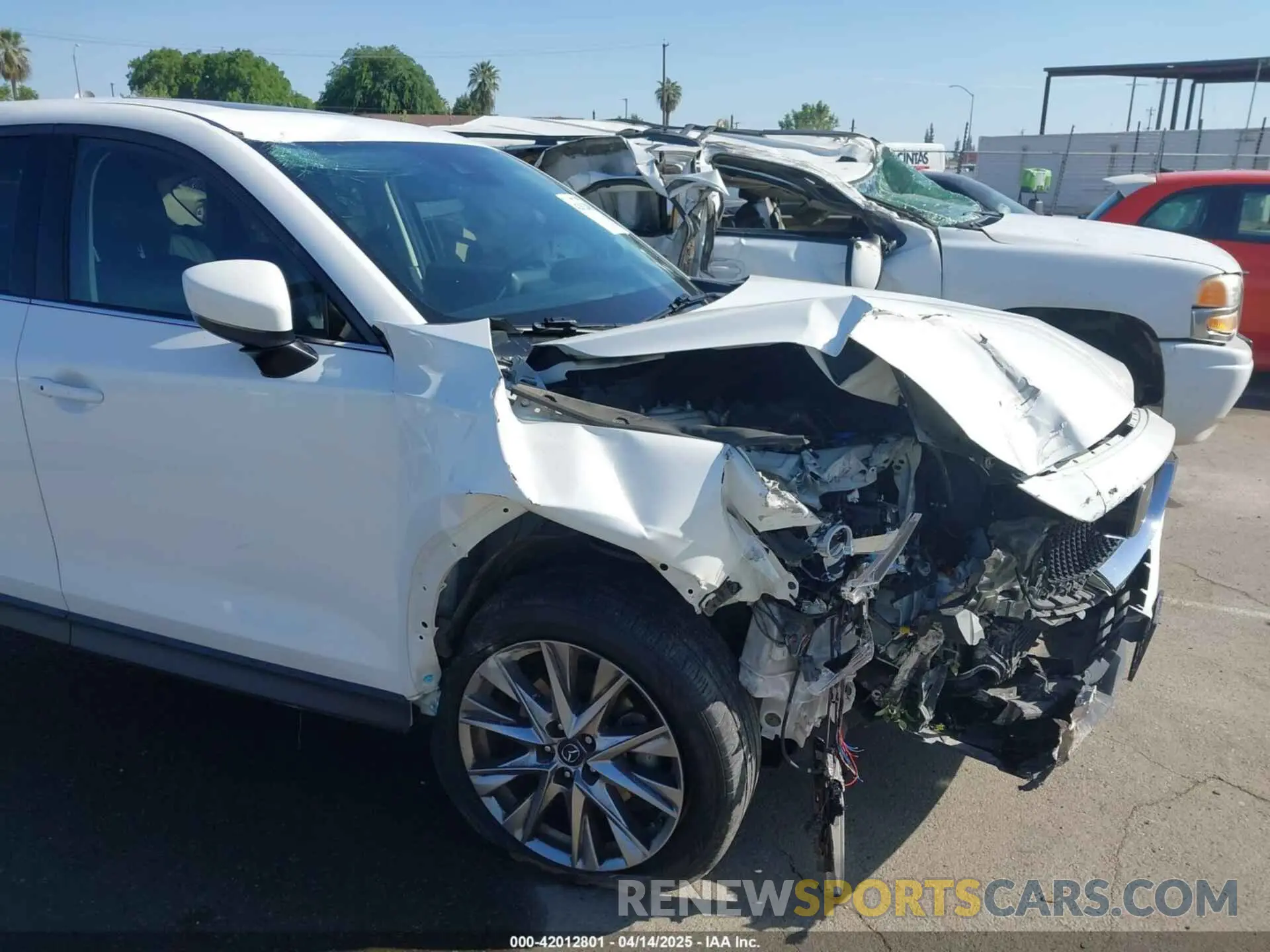 17 fotografías del automóvil dañado JM3KFBDY0K0692810 MAZDA CX-5 2019